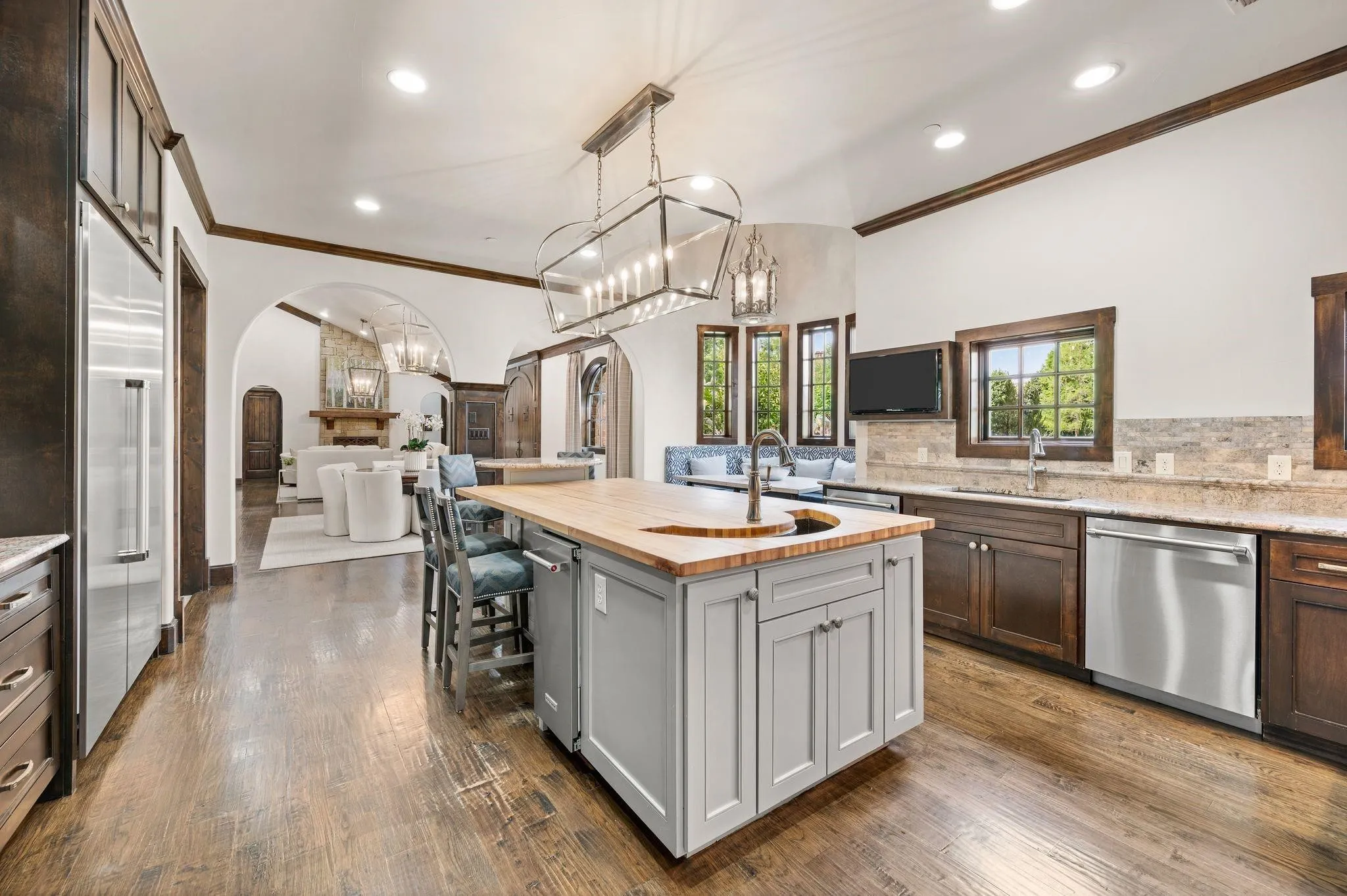 Single Family Residence For Sale in Tarrant County , 2217 King Fisher Drive, Westlake, Texas 76262, 3 Bedroom, 5 Bathroom, 4 Garage spaces, 4,423 Sqft, built in 2013, mls#21411696, Real Estate Agent in Westlake, Homes For Sale in Tarrant county, Homes For Sale in Westlake, Realtor in Westlake Texas, Real Estate Brokerage Independent Realty Texas, Luminita Cordes Realtor