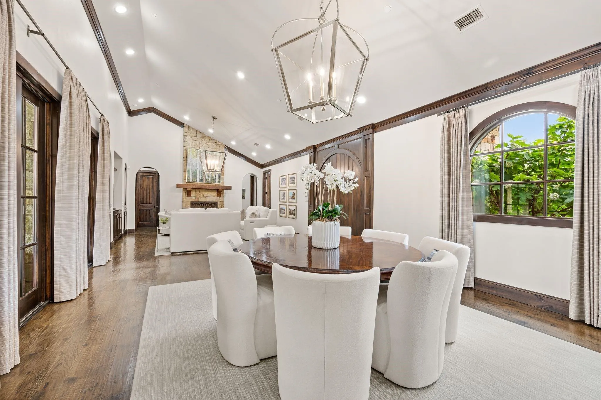 Single Family Residence For Sale in Tarrant County , 2217 King Fisher Drive, Westlake, Texas 76262, 3 Bedroom, 5 Bathroom, 4 Garage spaces, 4,423 Sqft, built in 2013, mls#21411696, Real Estate Agent in Westlake, Homes For Sale in Tarrant county, Homes For Sale in Westlake, Realtor in Westlake Texas, Real Estate Brokerage Independent Realty Texas, Luminita Cordes Realtor