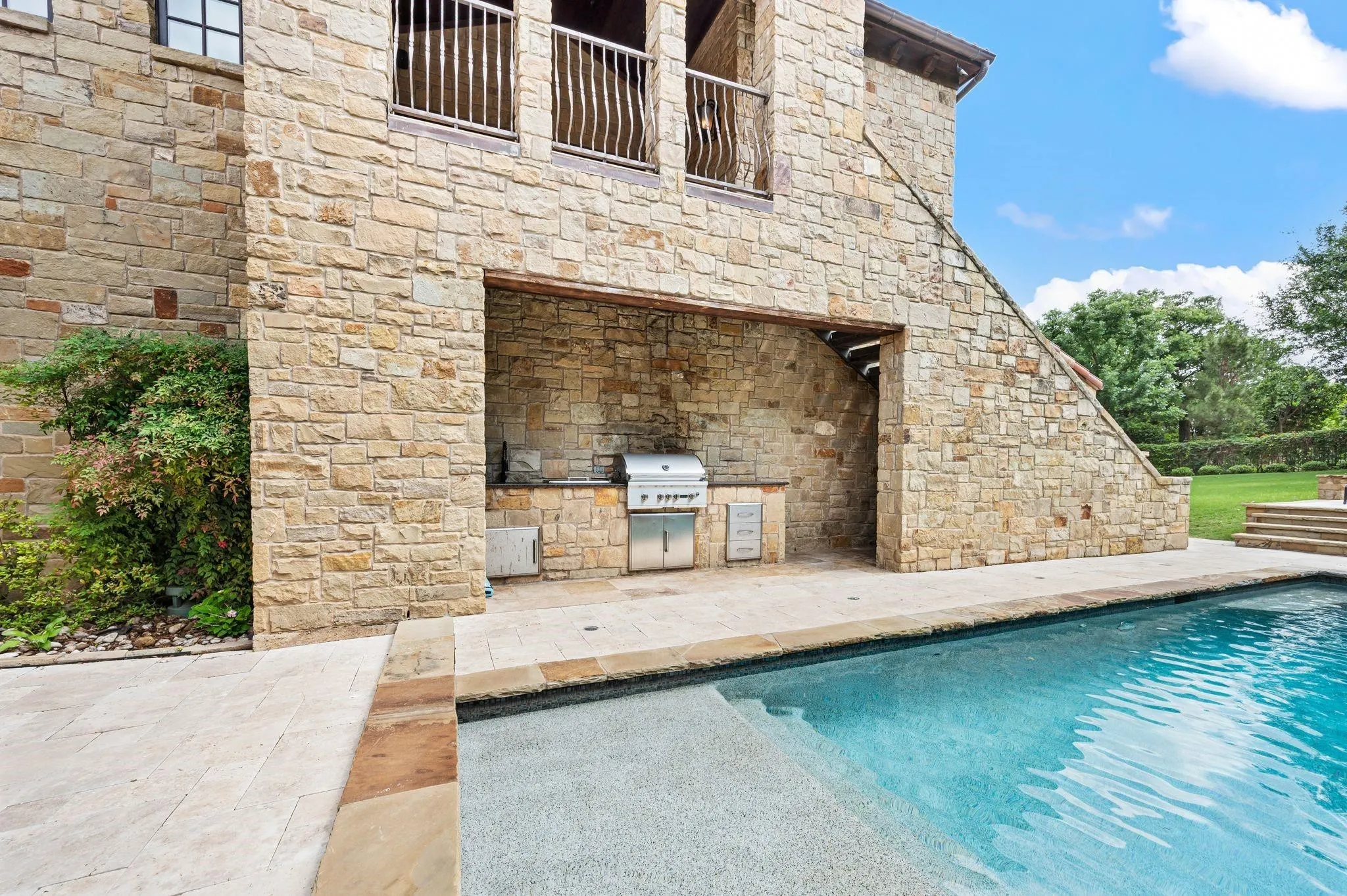Single Family Residence For Sale in Tarrant County , 2217 King Fisher Drive, Westlake, Texas 76262, 3 Bedroom, 5 Bathroom, 4 Garage spaces, 4,423 Sqft, built in 2013, mls#21411696, Real Estate Agent in Westlake, Homes For Sale in Tarrant county, Homes For Sale in Westlake, Realtor in Westlake Texas, Real Estate Brokerage Independent Realty Texas, Luminita Cordes Realtor