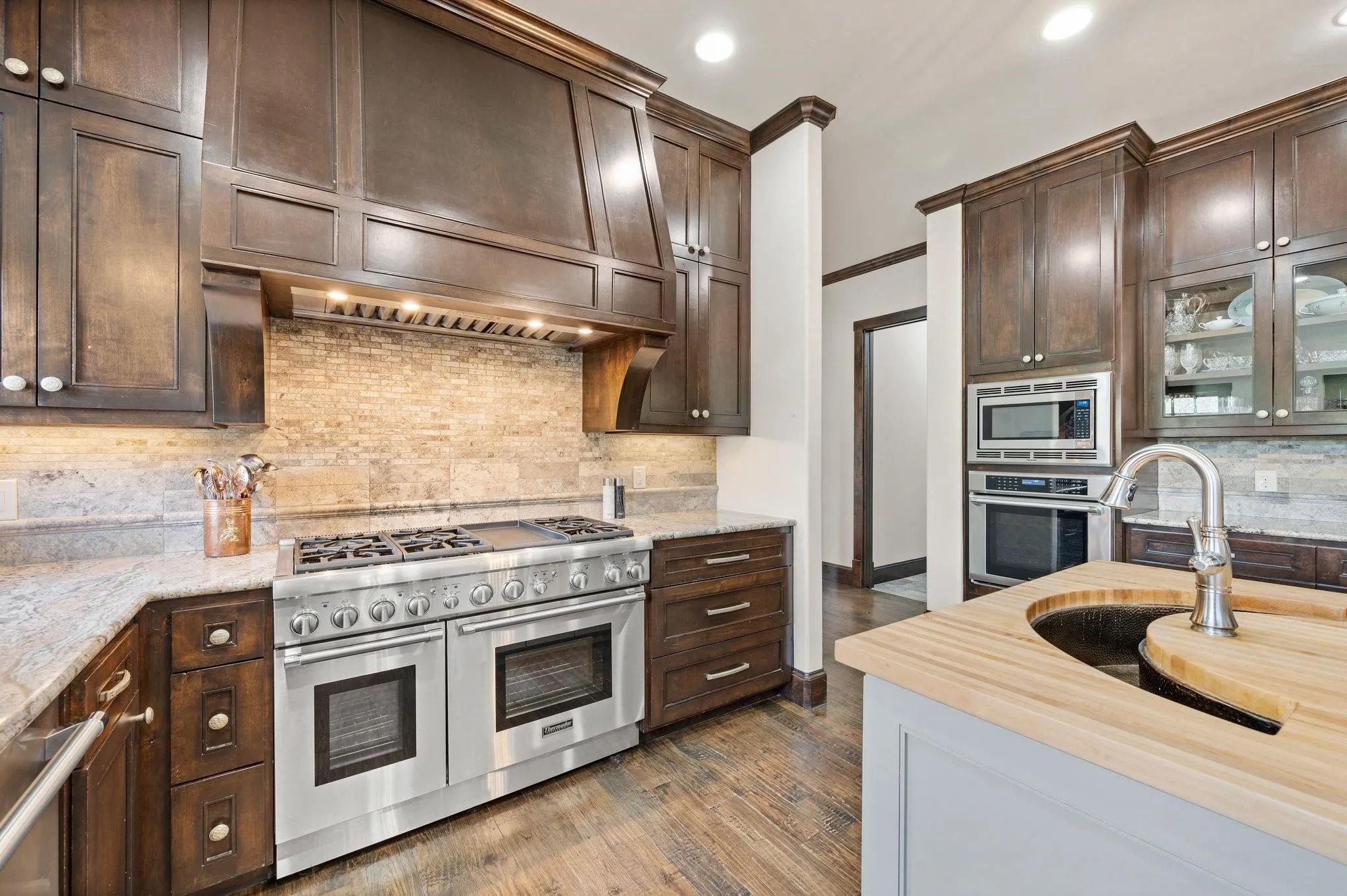 Single Family Residence For Sale in Tarrant County , 2217 King Fisher Drive, Westlake, Texas 76262, 3 Bedroom, 5 Bathroom, 4 Garage spaces, 4,423 Sqft, built in 2013, mls#21411696, Real Estate Agent in Westlake, Homes For Sale in Tarrant county, Homes For Sale in Westlake, Realtor in Westlake Texas, Real Estate Brokerage Independent Realty Texas, Luminita Cordes Realtor