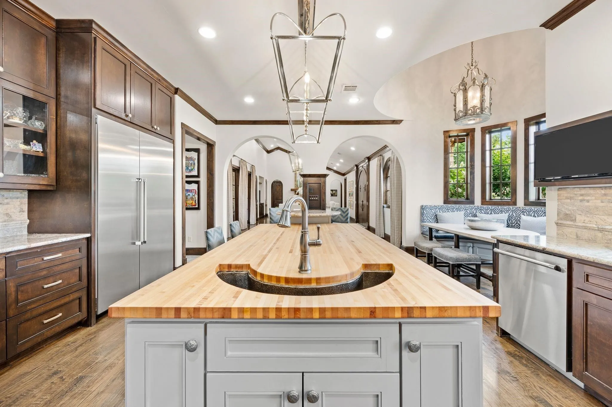 Single Family Residence For Sale in Tarrant County , 2217 King Fisher Drive, Westlake, Texas 76262, 3 Bedroom, 5 Bathroom, 4 Garage spaces, 4,423 Sqft, built in 2013, mls#21411696, Real Estate Agent in Westlake, Homes For Sale in Tarrant county, Homes For Sale in Westlake, Realtor in Westlake Texas, Real Estate Brokerage Independent Realty Texas, Luminita Cordes Realtor