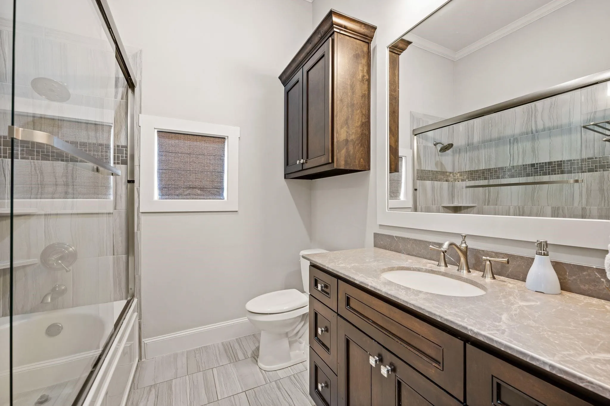 Single Family Residence For Sale in Tarrant County , 2217 King Fisher Drive, Westlake, Texas 76262, 3 Bedroom, 5 Bathroom, 4 Garage spaces, 4,423 Sqft, built in 2013, mls#21411696, Real Estate Agent in Westlake, Homes For Sale in Tarrant county, Homes For Sale in Westlake, Realtor in Westlake Texas, Real Estate Brokerage Independent Realty Texas, Luminita Cordes Realtor
