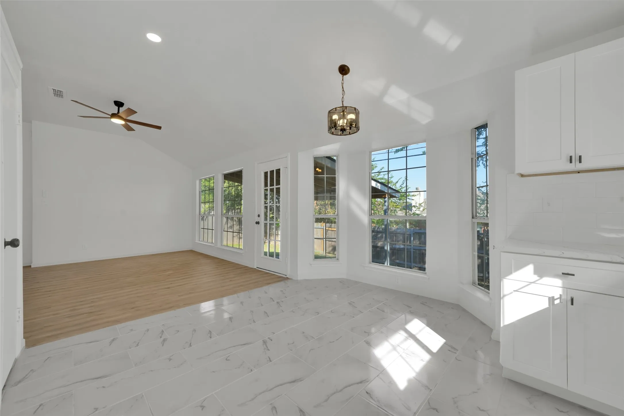 Single Family Residence For Sale in Tarrant County , 1117 Silver Spruce Drive, Arlington, Texas 76001, 4 Bedroom, 2 Bathroom, 2 Garage spaces, 1,660 Sqft, built in 1989, mls#21411624, Real Estate Agent in Arlington, Homes For Sale in Tarrant county, Homes For Sale in Arlington, Realtor in Arlington Texas, Real Estate Brokerage Independent Realty Texas, Luminita Cordes Realtor