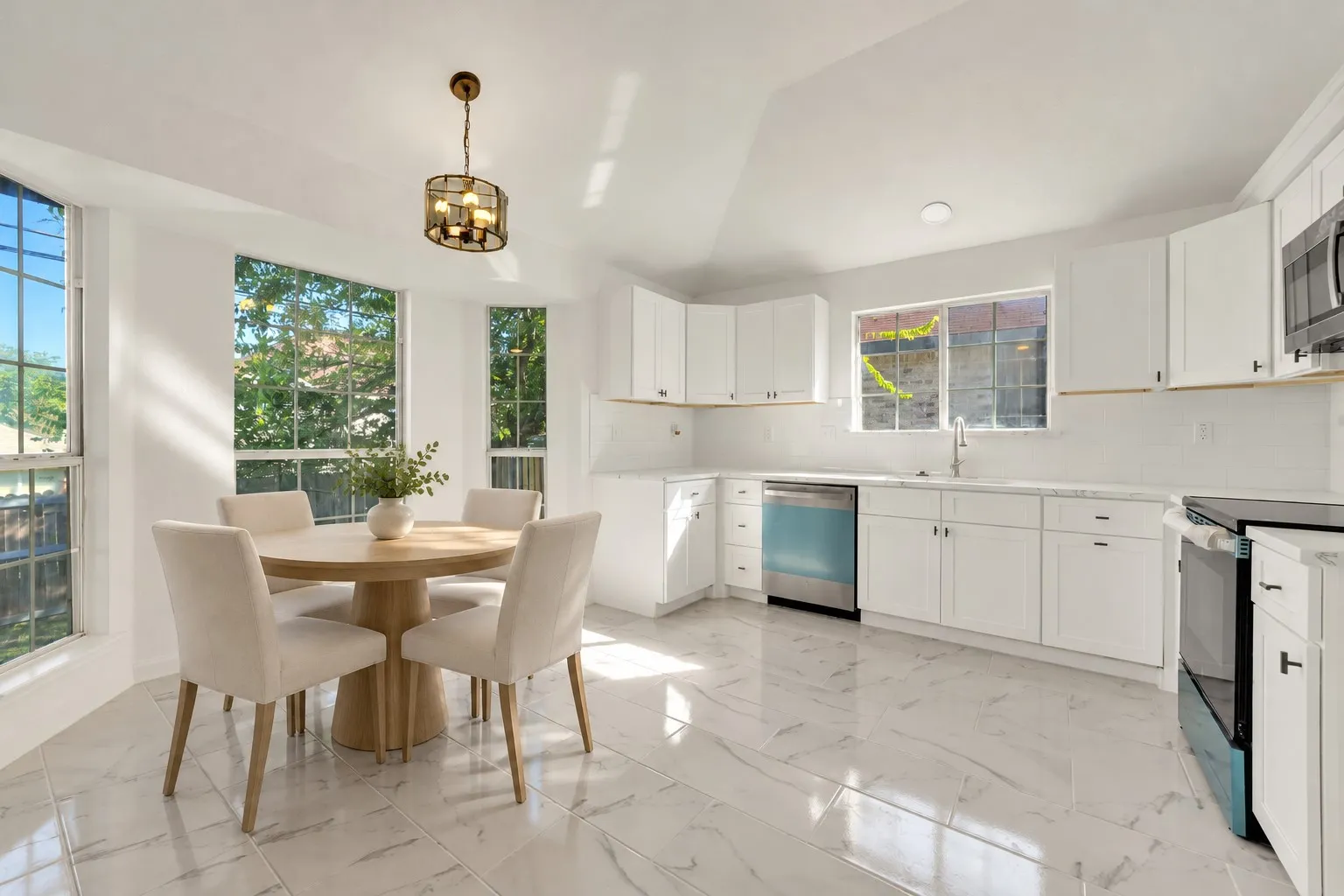 Virtual Staging Breakfast room