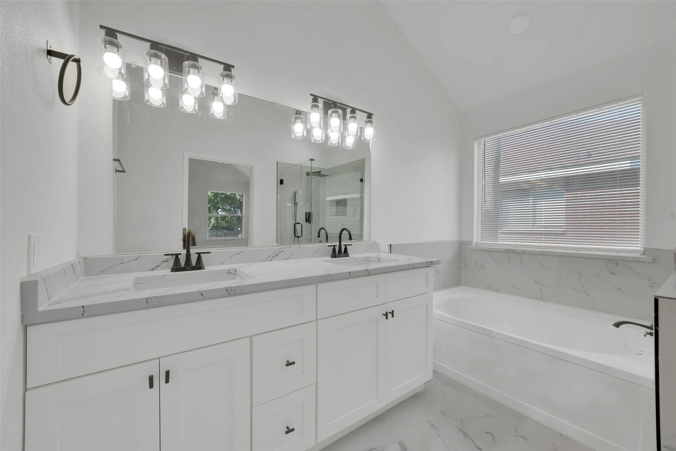 Single Family Residence For Sale in Tarrant County , 1117 Silver Spruce Drive, Arlington, Texas 76001, 4 Bedroom, 2 Bathroom, 2 Garage spaces, 1,660 Sqft, built in 1989, mls#21411624, Real Estate Agent in Arlington, Homes For Sale in Tarrant county, Homes For Sale in Arlington, Realtor in Arlington Texas, Real Estate Brokerage Independent Realty Texas, Luminita Cordes Realtor