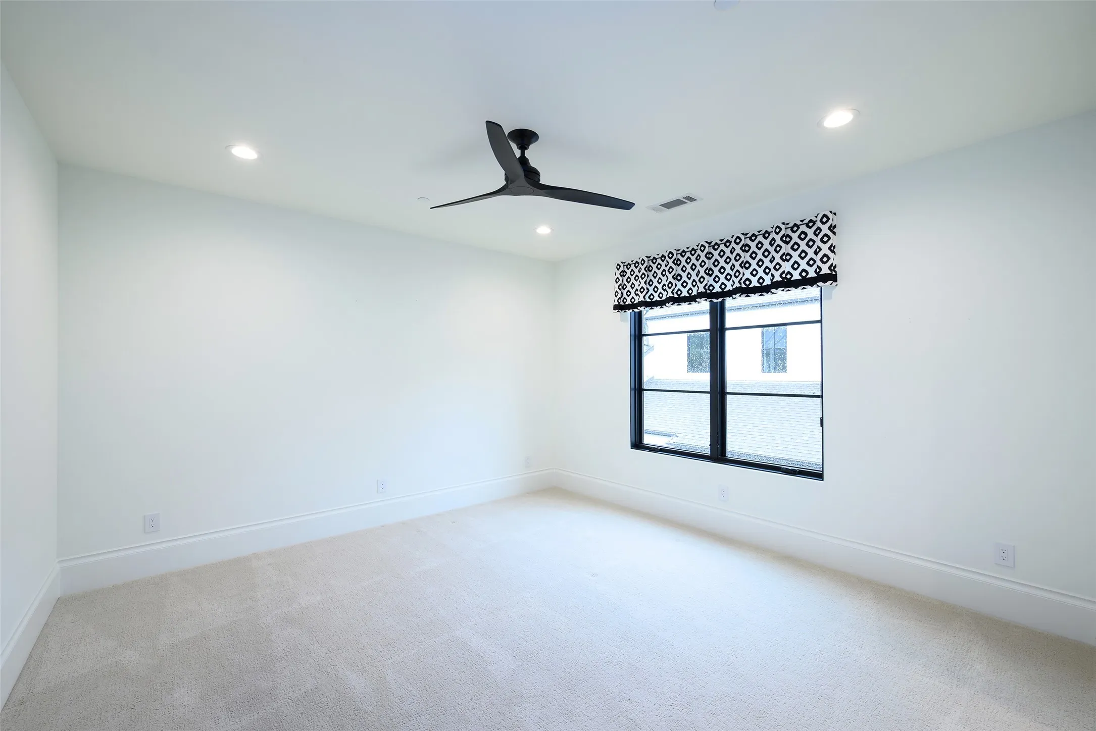 Single Family Residence For Sale in Dallas County , 6115 Northwood Road, Dallas, Texas 75225, 5 Bedroom, 8 Bathroom, 3 Garage spaces, 7,071 Sqft, built in 2018, mls#21400343, Real Estate Agent in Dallas, Homes For Sale in Dallas county, Homes For Sale in Dallas, Realtor in Dallas Texas, Real Estate Brokerage Independent Realty Texas, Luminita Cordes Realtor