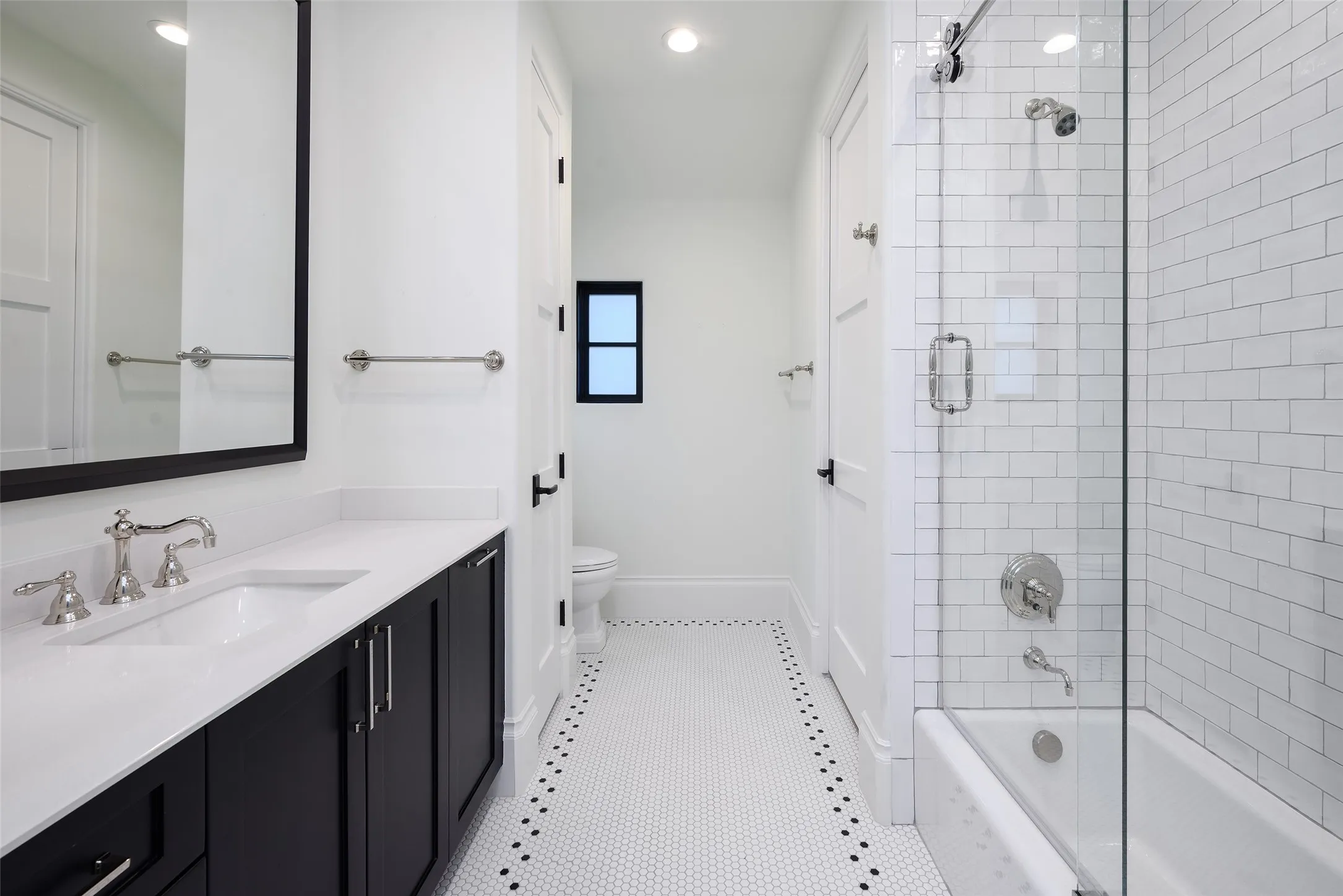 Single Family Residence For Sale in Dallas County , 6115 Northwood Road, Dallas, Texas 75225, 5 Bedroom, 8 Bathroom, 3 Garage spaces, 7,071 Sqft, built in 2018, mls#21400343, Real Estate Agent in Dallas, Homes For Sale in Dallas county, Homes For Sale in Dallas, Realtor in Dallas Texas, Real Estate Brokerage Independent Realty Texas, Luminita Cordes Realtor