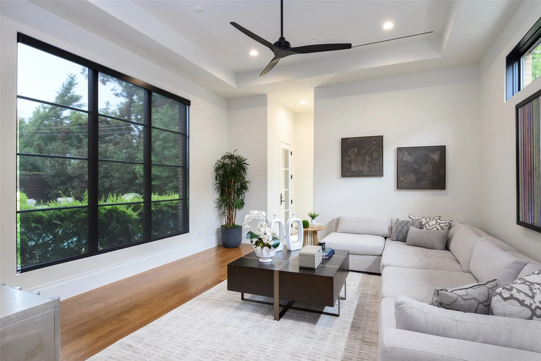 Single Family Residence For Sale in Dallas County , 6115 Northwood Road, Dallas, Texas 75225, 5 Bedroom, 8 Bathroom, 3 Garage spaces, 7,071 Sqft, built in 2018, mls#21400343, Real Estate Agent in Dallas, Homes For Sale in Dallas county, Homes For Sale in Dallas, Realtor in Dallas Texas, Real Estate Brokerage Independent Realty Texas, Luminita Cordes Realtor