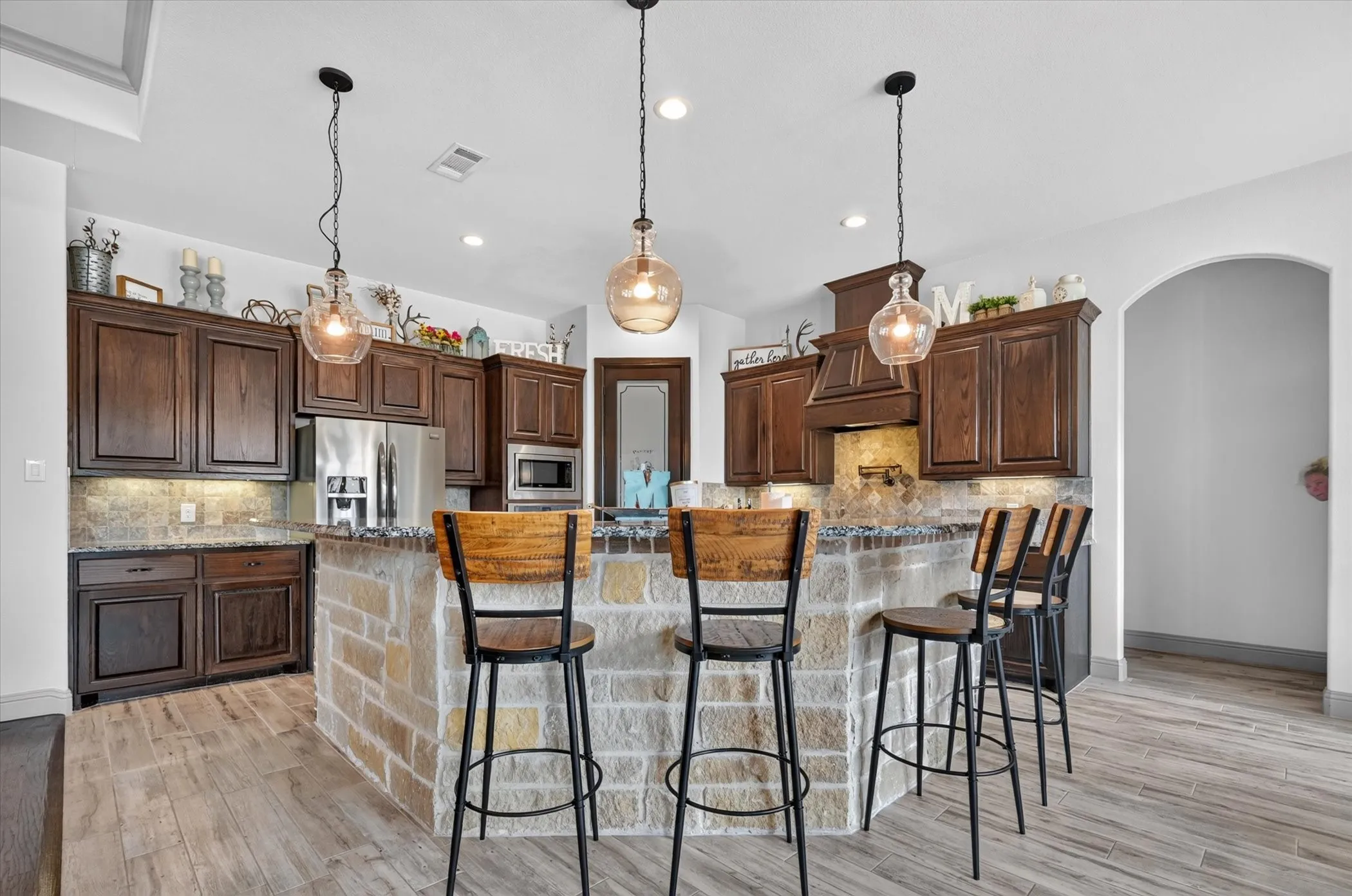 Single Family Residence For Sale in Rockwall County , 3075 Bridgecreek Drive, Rockwall, Texas 75032, 4 Bedroom, 3 Bathroom, 2 Garage spaces, 2,714 Sqft, built in 2017, mls#21409602, Real Estate Agent in Rockwall, Homes For Sale in Rockwall county, Homes For Sale in Rockwall, Realtor in Rockwall Texas, Real Estate Brokerage Independent Realty Texas, Luminita Cordes Realtor