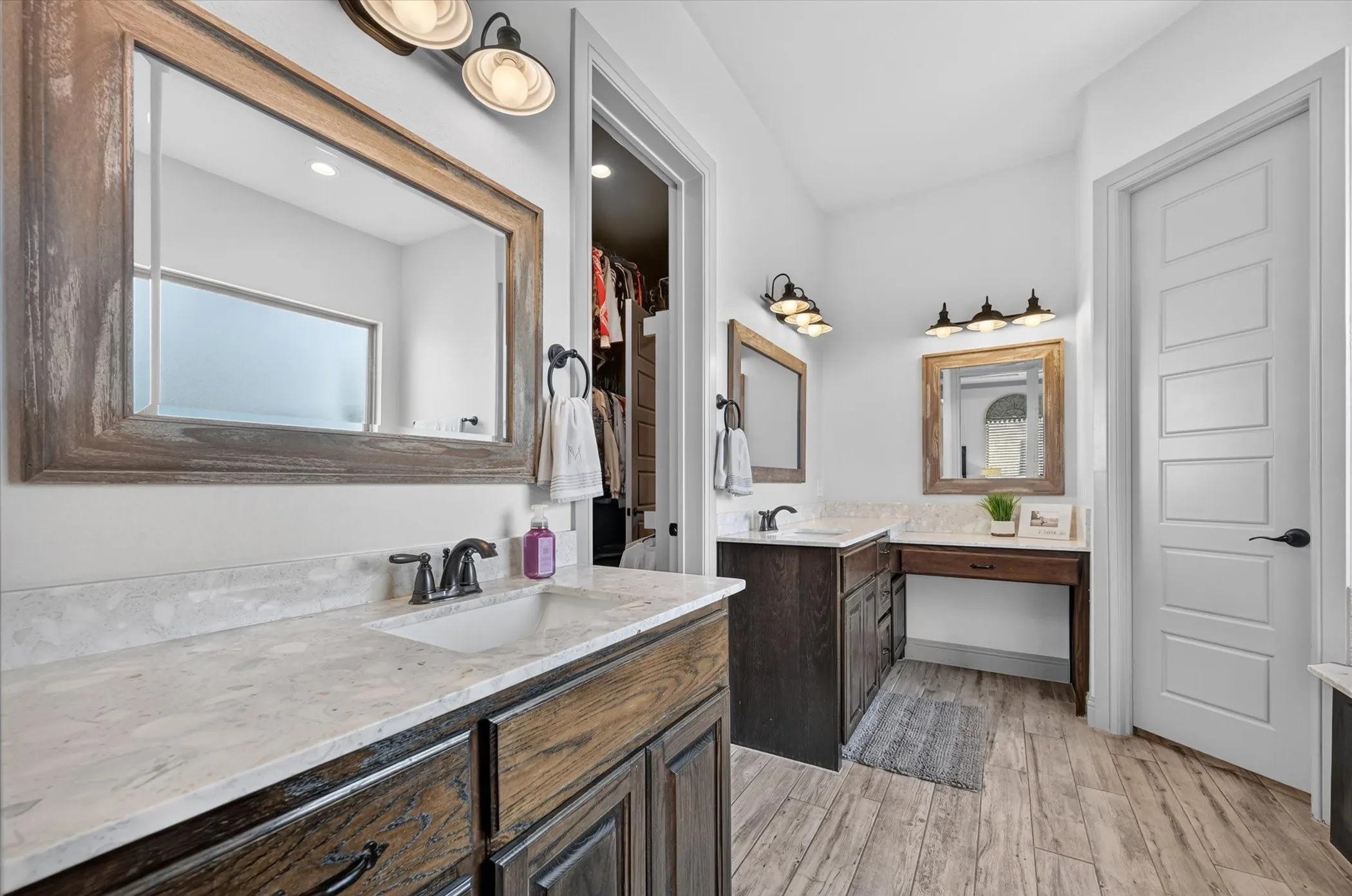 Single Family Residence For Sale in Rockwall County , 3075 Bridgecreek Drive, Rockwall, Texas 75032, 4 Bedroom, 3 Bathroom, 2 Garage spaces, 2,714 Sqft, built in 2017, mls#21409602, Real Estate Agent in Rockwall, Homes For Sale in Rockwall county, Homes For Sale in Rockwall, Realtor in Rockwall Texas, Real Estate Brokerage Independent Realty Texas, Luminita Cordes Realtor