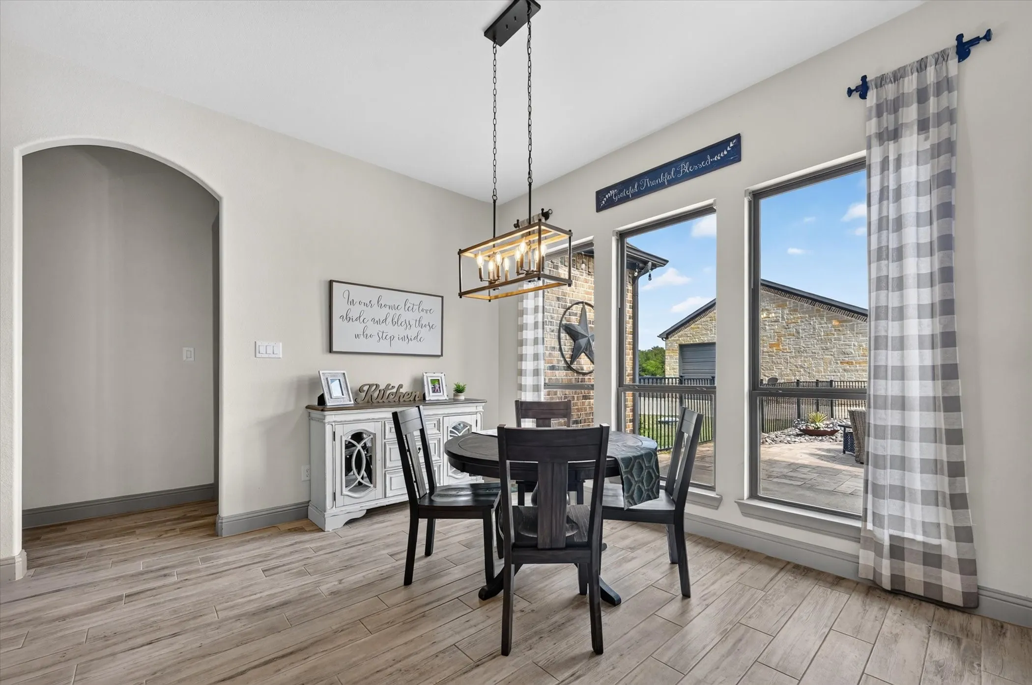 Single Family Residence For Sale in Rockwall County , 3075 Bridgecreek Drive, Rockwall, Texas 75032, 4 Bedroom, 3 Bathroom, 2 Garage spaces, 2,714 Sqft, built in 2017, mls#21409602, Real Estate Agent in Rockwall, Homes For Sale in Rockwall county, Homes For Sale in Rockwall, Realtor in Rockwall Texas, Real Estate Brokerage Independent Realty Texas, Luminita Cordes Realtor