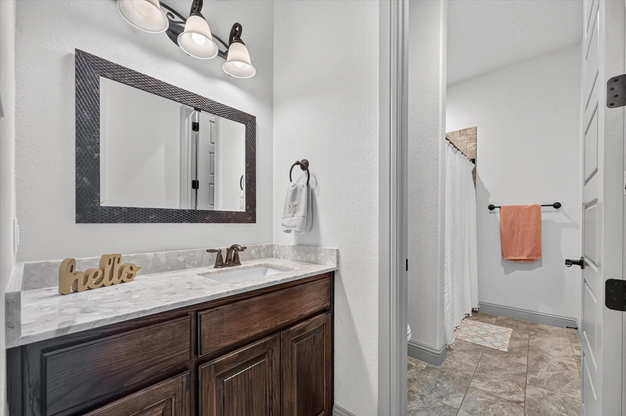 Single Family Residence For Sale in Rockwall County , 3075 Bridgecreek Drive, Rockwall, Texas 75032, 4 Bedroom, 3 Bathroom, 2 Garage spaces, 2,714 Sqft, built in 2017, mls#21409602, Real Estate Agent in Rockwall, Homes For Sale in Rockwall county, Homes For Sale in Rockwall, Realtor in Rockwall Texas, Real Estate Brokerage Independent Realty Texas, Luminita Cordes Realtor