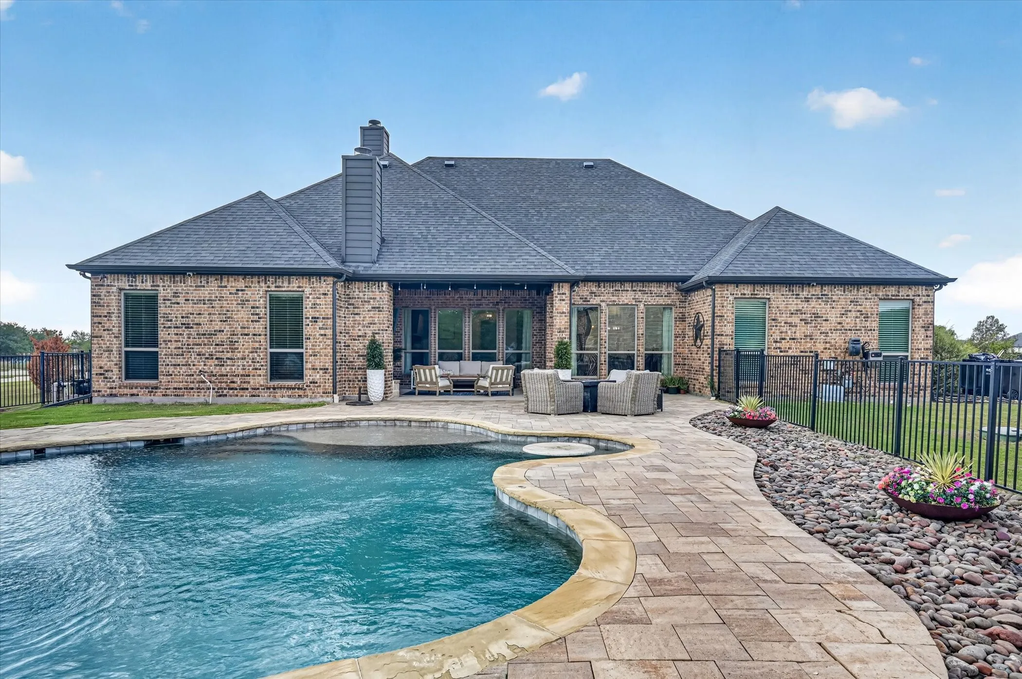 Single Family Residence For Sale in Rockwall County , 3075 Bridgecreek Drive, Rockwall, Texas 75032, 4 Bedroom, 3 Bathroom, 2 Garage spaces, 2,714 Sqft, built in 2017, mls#21409602, Real Estate Agent in Rockwall, Homes For Sale in Rockwall county, Homes For Sale in Rockwall, Realtor in Rockwall Texas, Real Estate Brokerage Independent Realty Texas, Luminita Cordes Realtor