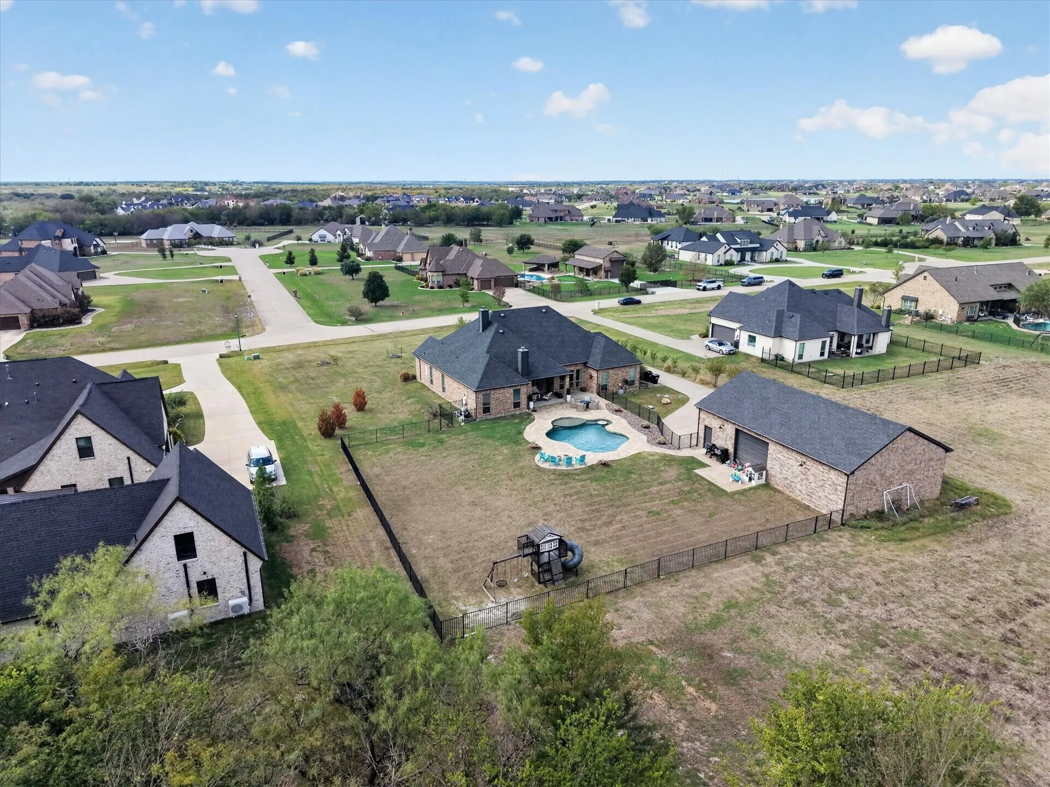 Single Family Residence For Sale in Rockwall County , 3075 Bridgecreek Drive, Rockwall, Texas 75032, 4 Bedroom, 3 Bathroom, 2 Garage spaces, 2,714 Sqft, built in 2017, mls#21409602, Real Estate Agent in Rockwall, Homes For Sale in Rockwall county, Homes For Sale in Rockwall, Realtor in Rockwall Texas, Real Estate Brokerage Independent Realty Texas, Luminita Cordes Realtor