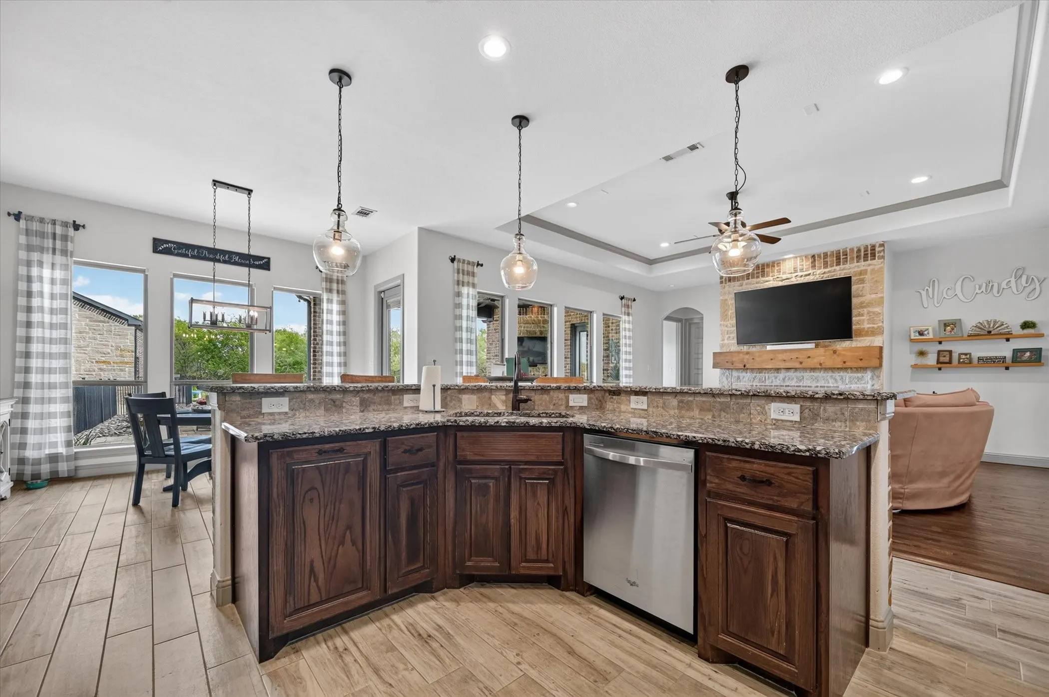 Single Family Residence For Sale in Rockwall County , 3075 Bridgecreek Drive, Rockwall, Texas 75032, 4 Bedroom, 3 Bathroom, 2 Garage spaces, 2,714 Sqft, built in 2017, mls#21409602, Real Estate Agent in Rockwall, Homes For Sale in Rockwall county, Homes For Sale in Rockwall, Realtor in Rockwall Texas, Real Estate Brokerage Independent Realty Texas, Luminita Cordes Realtor