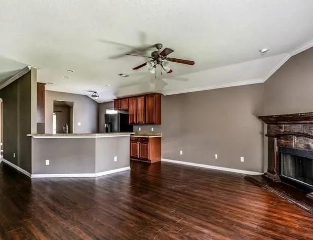 Single Family Residence For Rent in Tarrant County , 609 Piper Drive, Saginaw, Texas 76179, 3 Bedroom, 2 Bathroom, 2 Garage spaces, 1,629 Sqft, built in 2006, mls#21411703, Real Estate Agent in Saginaw, Homes For Rent in Tarrant county, Homes For Rent in Saginaw, Realtor in Saginaw Texas, Real Estate Brokerage Independent Realty Texas, Luminita Cordes Realtor