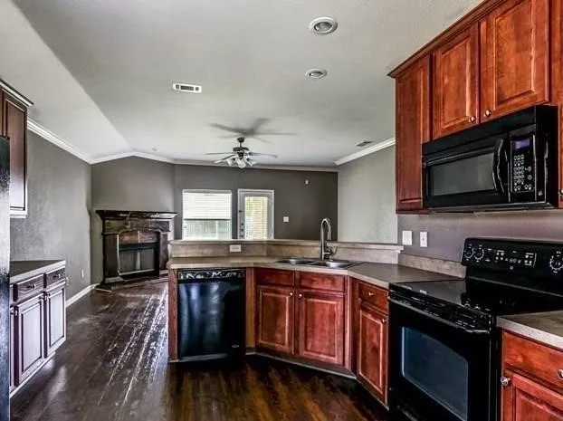 Single Family Residence For Rent in Tarrant County , 609 Piper Drive, Saginaw, Texas 76179, 3 Bedroom, 2 Bathroom, 2 Garage spaces, 1,629 Sqft, built in 2006, mls#21411703, Real Estate Agent in Saginaw, Homes For Rent in Tarrant county, Homes For Rent in Saginaw, Realtor in Saginaw Texas, Real Estate Brokerage Independent Realty Texas, Luminita Cordes Realtor