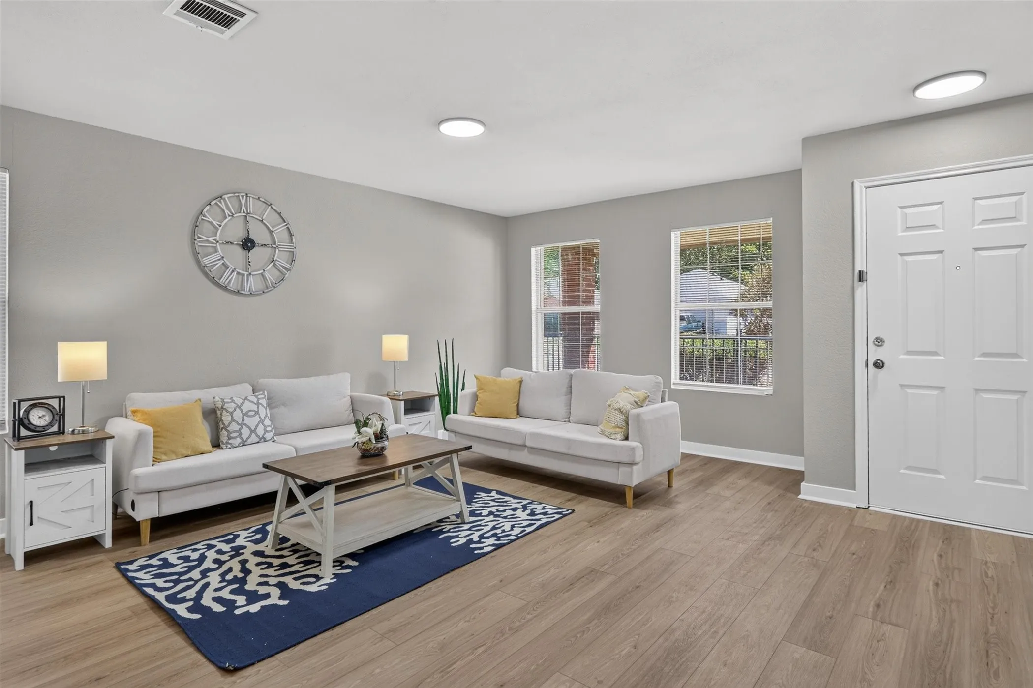 Single Family Residence For Sale in Tarrant County , 8661 Boswell Meadows Drive, Fort Worth, Texas 76179, 4 Bedroom, 3 Bathroom, 2 Garage spaces, 2,252 Sqft, built in 2006, mls#21410716, Real Estate Agent in Fort Worth, Homes For Sale in Tarrant county, Homes For Sale in Fort Worth, Realtor in Fort Worth Texas, Real Estate Brokerage Independent Realty Texas, Luminita Cordes Realtor