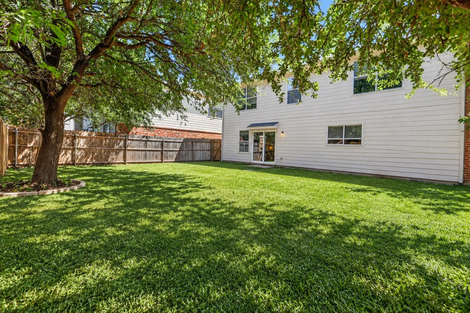 Single Family Residence For Sale in Tarrant County , 8661 Boswell Meadows Drive, Fort Worth, Texas 76179, 4 Bedroom, 3 Bathroom, 2 Garage spaces, 2,252 Sqft, built in 2006, mls#21410716, Real Estate Agent in Fort Worth, Homes For Sale in Tarrant county, Homes For Sale in Fort Worth, Realtor in Fort Worth Texas, Real Estate Brokerage Independent Realty Texas, Luminita Cordes Realtor