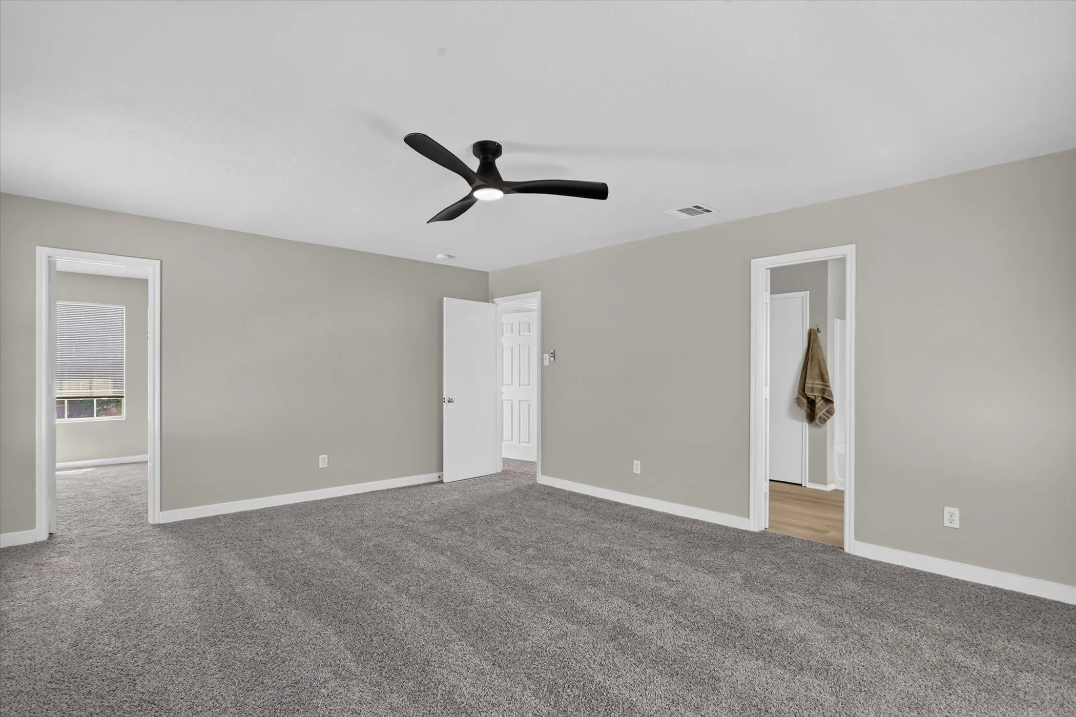 Single Family Residence For Sale in Tarrant County , 8661 Boswell Meadows Drive, Fort Worth, Texas 76179, 4 Bedroom, 3 Bathroom, 2 Garage spaces, 2,252 Sqft, built in 2006, mls#21410716, Real Estate Agent in Fort Worth, Homes For Sale in Tarrant county, Homes For Sale in Fort Worth, Realtor in Fort Worth Texas, Real Estate Brokerage Independent Realty Texas, Luminita Cordes Realtor
