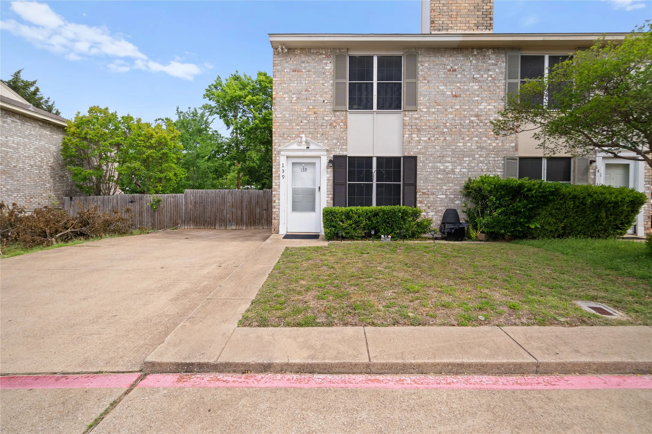 Single Family Residence For Rent