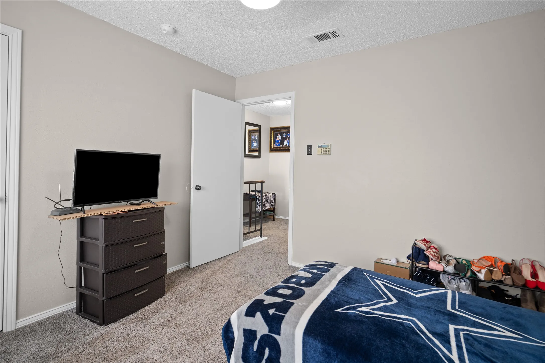 Single Family Residence For Rent in Dallas County , 139 Graystone Place, Duncanville, Texas 75137, 2 Bedroom, 2 Bathroom, Garage spaces, 1,024 Sqft, built in 1982, mls#21393011, Real Estate Agent in Duncanville, Homes For Rent in Dallas county, Homes For Rent in Duncanville, Realtor in Duncanville Texas, Real Estate Brokerage Independent Realty Texas, Luminita Cordes Realtor