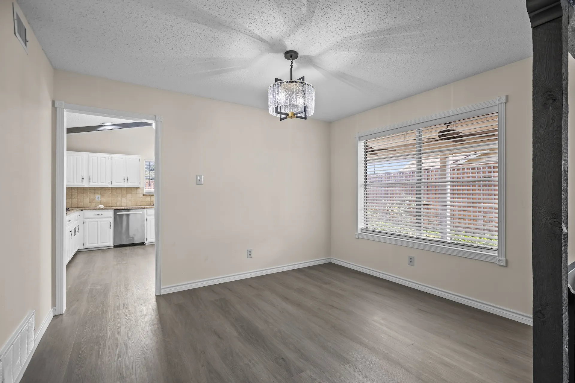 Single Family Residence For Rent in Dallas County , 3837 Shadycreek Drive, Garland, Texas 75042, 4 Bedroom, 3 Bathroom, 2 Garage spaces, 2,388 Sqft, built in 1977, mls#21411690, Real Estate Agent in Garland, Homes For Rent in Dallas county, Homes For Rent in Garland, Realtor in Garland Texas, Real Estate Brokerage Independent Realty Texas, Luminita Cordes Realtor