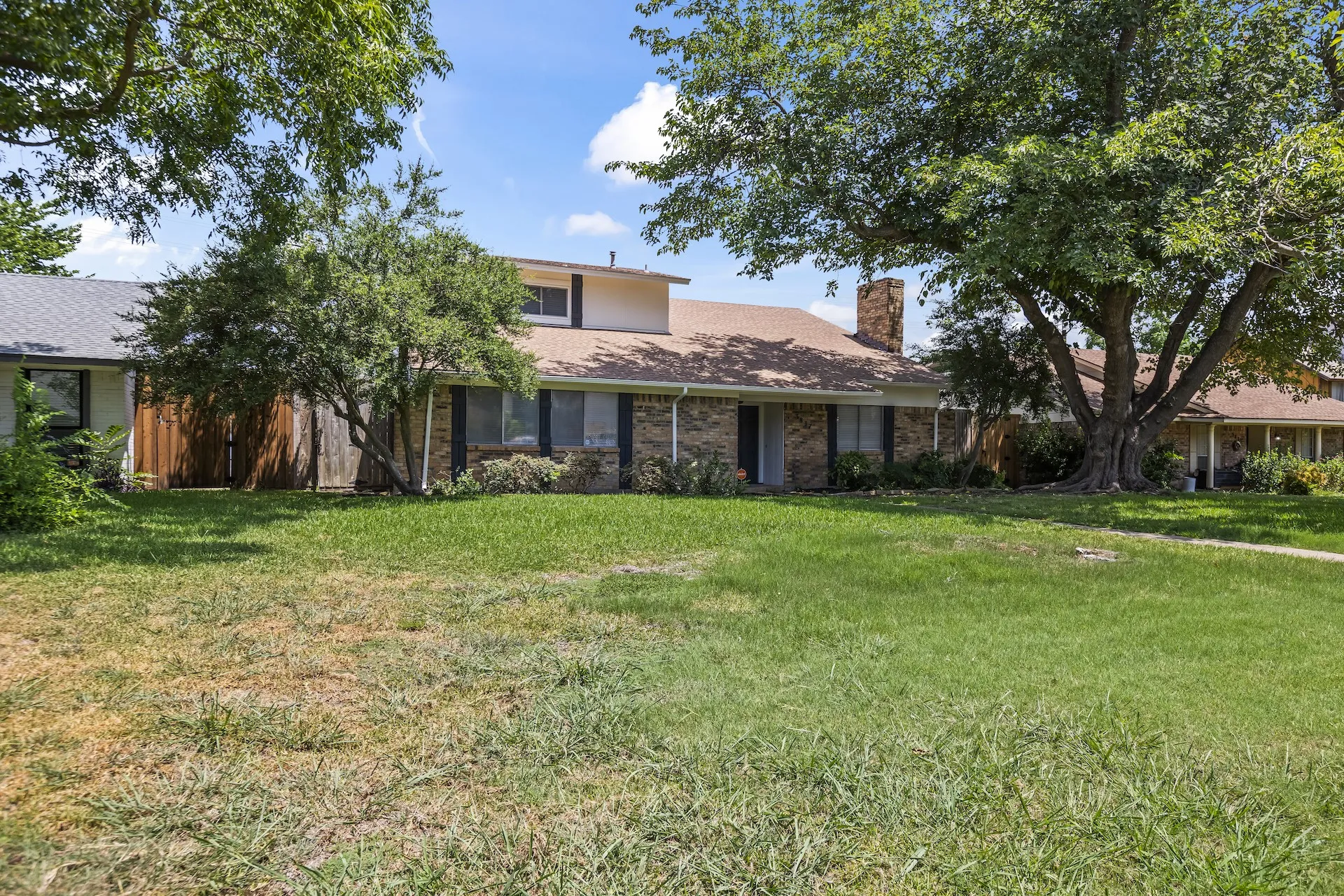 Single Family Residence For Rent in Dallas County , 3837 Shadycreek Drive, Garland, Texas 75042, 4 Bedroom, 3 Bathroom, 2 Garage spaces, 2,388 Sqft, built in 1977, mls#21411690, Real Estate Agent in Garland, Homes For Rent in Dallas county, Homes For Rent in Garland, Realtor in Garland Texas, Real Estate Brokerage Independent Realty Texas, Luminita Cordes Realtor