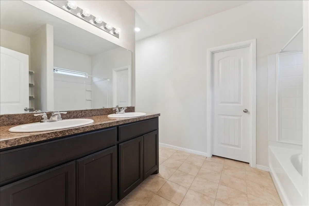 Single Family Residence For Sale in Tarrant County , 8437 Artesian Springs Drive, Fort Worth, Texas 76131, 5 Bedroom, 4 Bathroom, 2 Garage spaces, 2,259 Sqft, built in 2018, mls#21406275, Real Estate Agent in Fort Worth, Homes For Sale in Tarrant county, Homes For Sale in Fort Worth, Realtor in Fort Worth Texas, Real Estate Brokerage Independent Realty Texas, Luminita Cordes Realtor