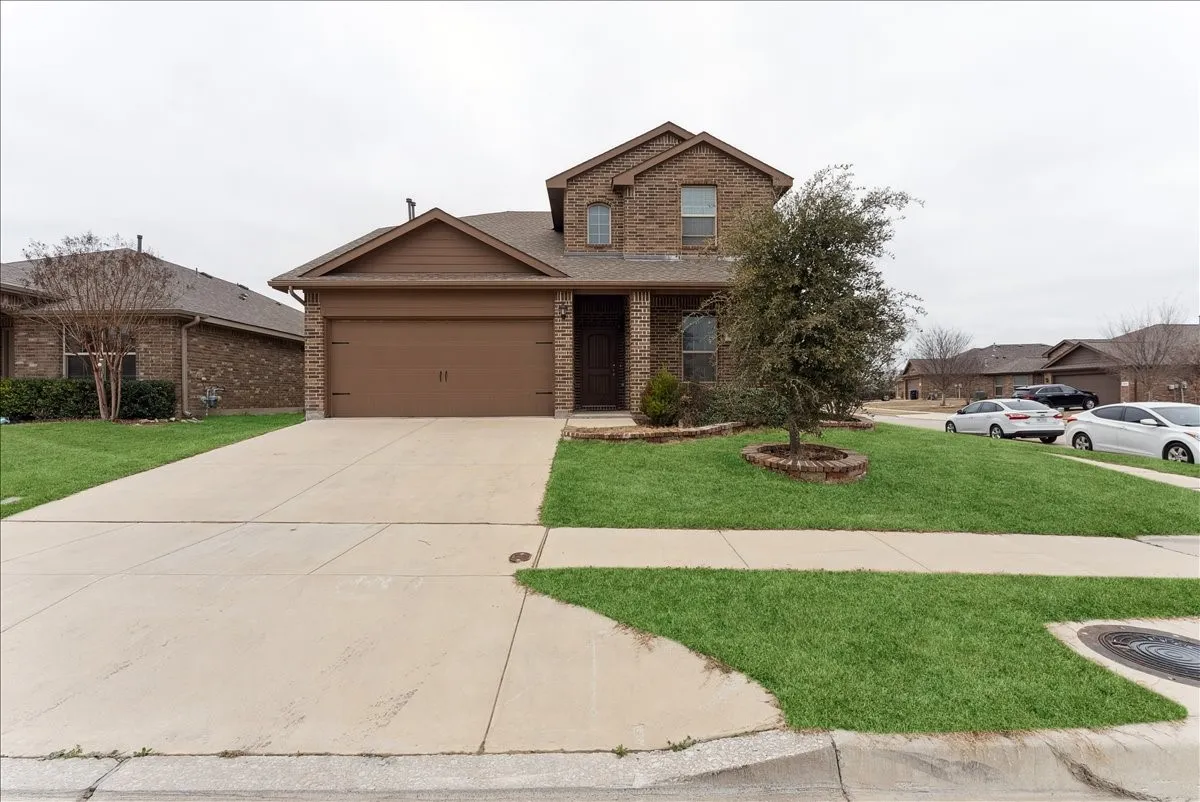 Single Family Residence For Sale in Tarrant County , 8437 Artesian Springs Drive, Fort Worth, Texas 76131, 5 Bedroom, 4 Bathroom, 2 Garage spaces, 2,259 Sqft, built in 2018, mls#21406275, Real Estate Agent in Fort Worth, Homes For Sale in Tarrant county, Homes For Sale in Fort Worth, Realtor in Fort Worth Texas, Real Estate Brokerage Independent Realty Texas, Luminita Cordes Realtor