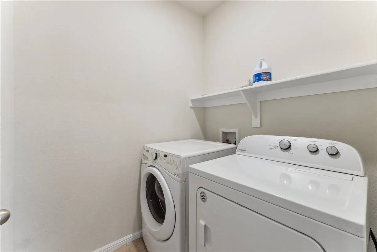 Single Family Residence For Sale in Tarrant County , 8437 Artesian Springs Drive, Fort Worth, Texas 76131, 5 Bedroom, 4 Bathroom, 2 Garage spaces, 2,259 Sqft, built in 2018, mls#21406275, Real Estate Agent in Fort Worth, Homes For Sale in Tarrant county, Homes For Sale in Fort Worth, Realtor in Fort Worth Texas, Real Estate Brokerage Independent Realty Texas, Luminita Cordes Realtor