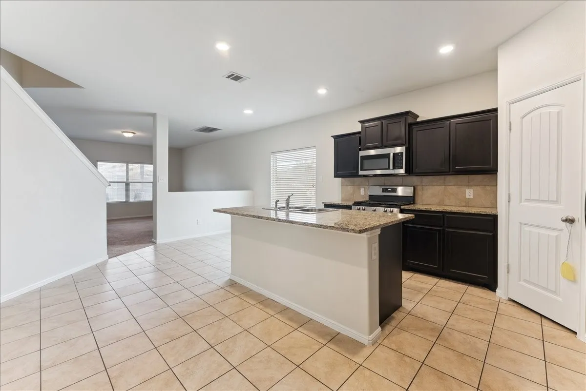 Single Family Residence For Sale in Tarrant County , 8437 Artesian Springs Drive, Fort Worth, Texas 76131, 5 Bedroom, 4 Bathroom, 2 Garage spaces, 2,259 Sqft, built in 2018, mls#21406275, Real Estate Agent in Fort Worth, Homes For Sale in Tarrant county, Homes For Sale in Fort Worth, Realtor in Fort Worth Texas, Real Estate Brokerage Independent Realty Texas, Luminita Cordes Realtor