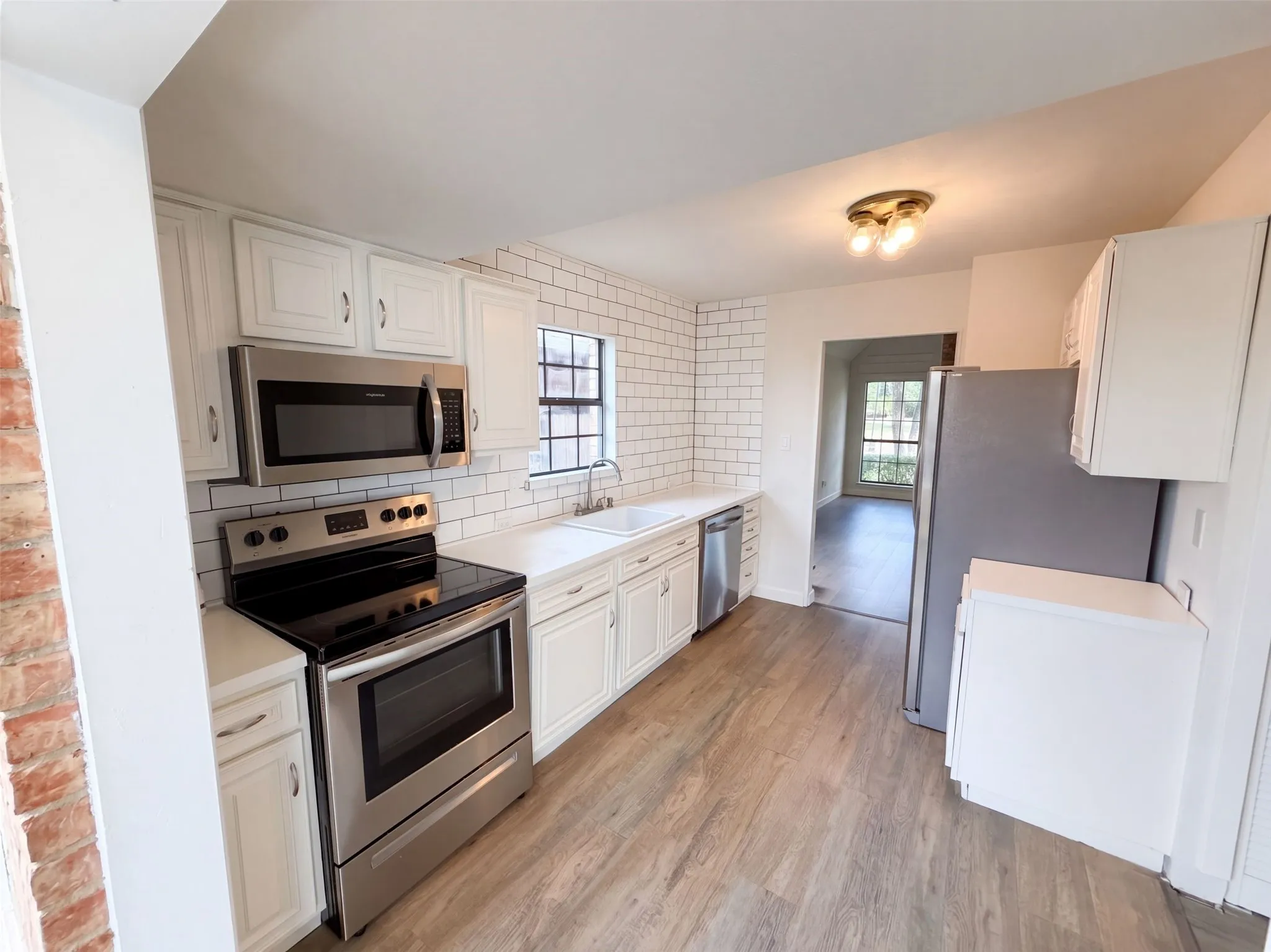 Single Family Residence For Sale in Dallas County , 3326 Briaroaks Drive, Garland, Texas 75044, 2 Bedroom, 2 Bathroom, 1 Garage spaces, 1,161 Sqft, built in 1984, mls#21411661, Real Estate Agent in Garland, Homes For Sale in Dallas county, Homes For Sale in Garland, Realtor in Garland Texas, Real Estate Brokerage Independent Realty Texas, Luminita Cordes Realtor
