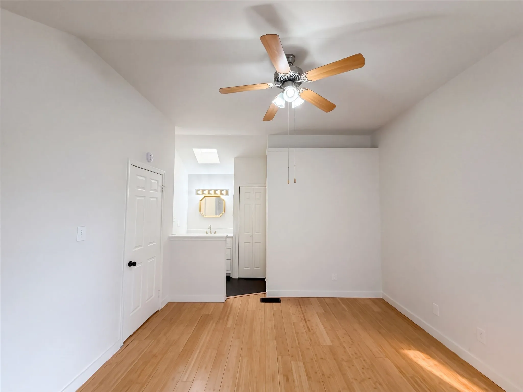 Single Family Residence For Sale in Dallas County , 3326 Briaroaks Drive, Garland, Texas 75044, 2 Bedroom, 2 Bathroom, 1 Garage spaces, 1,161 Sqft, built in 1984, mls#21411661, Real Estate Agent in Garland, Homes For Sale in Dallas county, Homes For Sale in Garland, Realtor in Garland Texas, Real Estate Brokerage Independent Realty Texas, Luminita Cordes Realtor