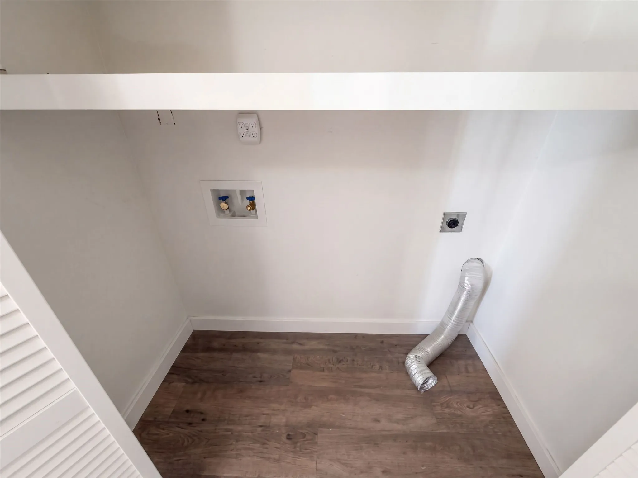 Single Family Residence For Sale in Dallas County , 3326 Briaroaks Drive, Garland, Texas 75044, 2 Bedroom, 2 Bathroom, 1 Garage spaces, 1,161 Sqft, built in 1984, mls#21411661, Real Estate Agent in Garland, Homes For Sale in Dallas county, Homes For Sale in Garland, Realtor in Garland Texas, Real Estate Brokerage Independent Realty Texas, Luminita Cordes Realtor