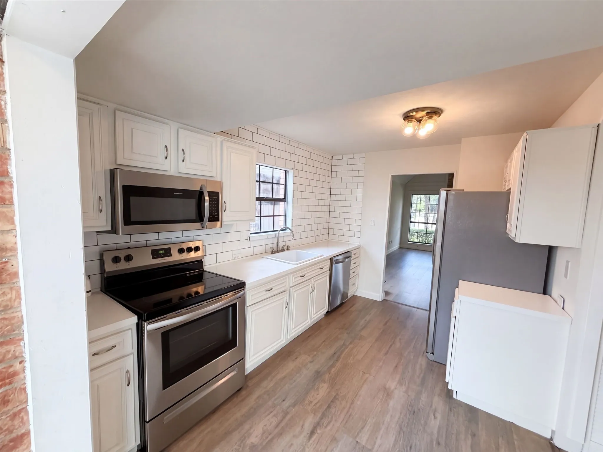 Single Family Residence For Sale in Dallas County , 3326 Briaroaks Drive, Garland, Texas 75044, 2 Bedroom, 2 Bathroom, 1 Garage spaces, 1,161 Sqft, built in 1984, mls#21411661, Real Estate Agent in Garland, Homes For Sale in Dallas county, Homes For Sale in Garland, Realtor in Garland Texas, Real Estate Brokerage Independent Realty Texas, Luminita Cordes Realtor