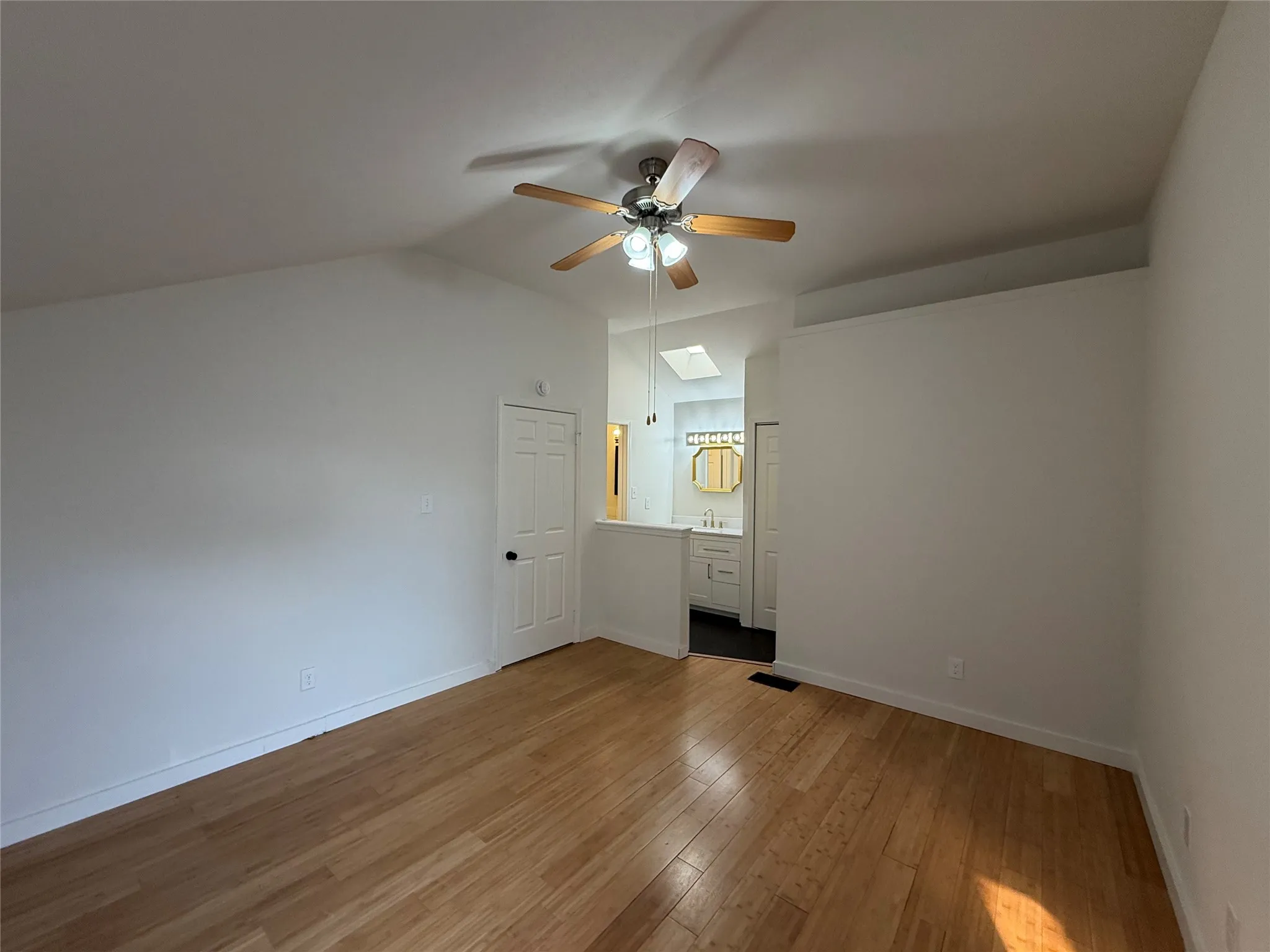 Single Family Residence For Sale in Dallas County , 3326 Briaroaks Drive, Garland, Texas 75044, 2 Bedroom, 2 Bathroom, 1 Garage spaces, 1,161 Sqft, built in 1984, mls#21411661, Real Estate Agent in Garland, Homes For Sale in Dallas county, Homes For Sale in Garland, Realtor in Garland Texas, Real Estate Brokerage Independent Realty Texas, Luminita Cordes Realtor