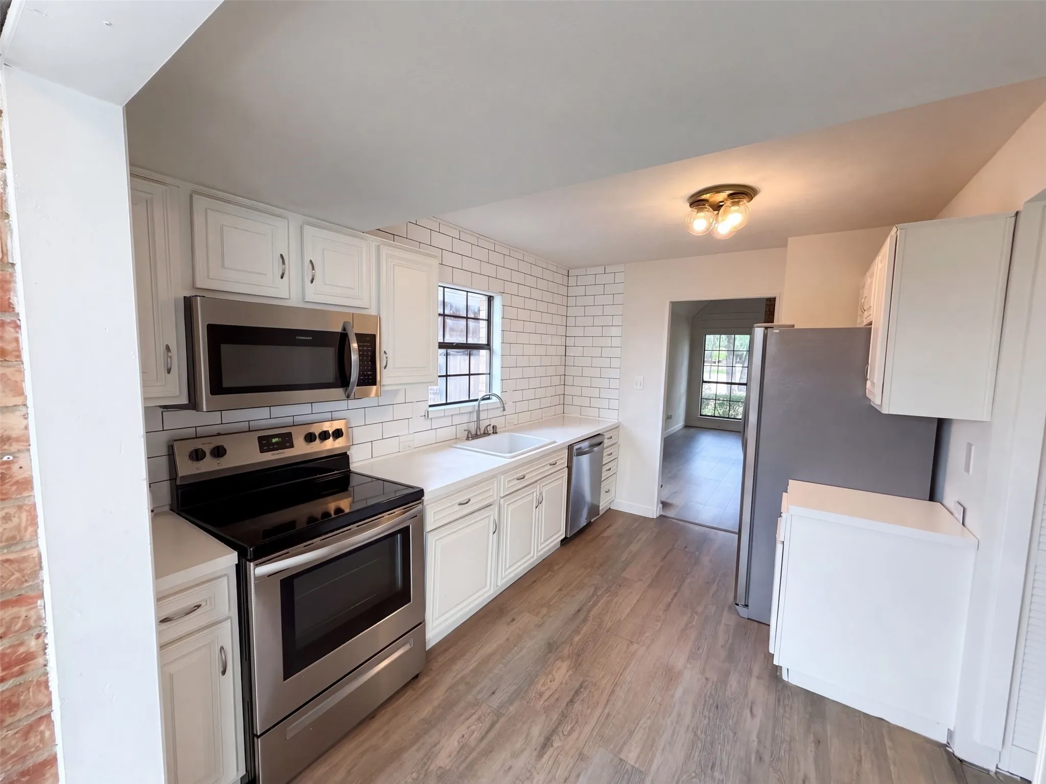 Single Family Residence For Sale in Dallas County , 3326 Briaroaks Drive, Garland, Texas 75044, 2 Bedroom, 2 Bathroom, 1 Garage spaces, 1,161 Sqft, built in 1984, mls#21411661, Real Estate Agent in Garland, Homes For Sale in Dallas county, Homes For Sale in Garland, Realtor in Garland Texas, Real Estate Brokerage Independent Realty Texas, Luminita Cordes Realtor