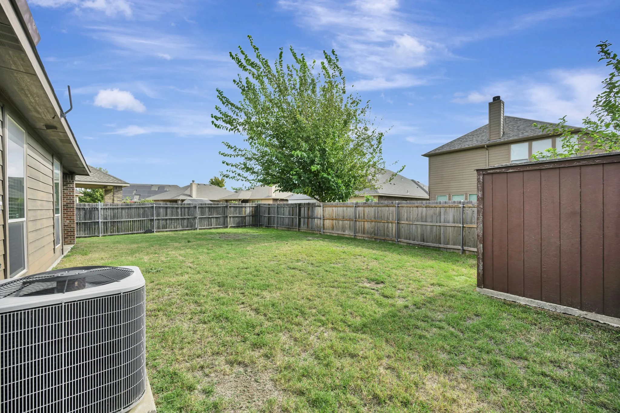 Single Family Residence For Sale in Tarrant County , 545 Wild Ivy Trail, Fort Worth, Texas 76052, 3 Bedroom, 2 Bathroom, 2 Garage spaces, 1,609 Sqft, built in 2012, mls#21409486, Real Estate Agent in Fort Worth, Homes For Sale in Tarrant county, Homes For Sale in Fort Worth, Realtor in Fort Worth Texas, Real Estate Brokerage Independent Realty Texas, Luminita Cordes Realtor
