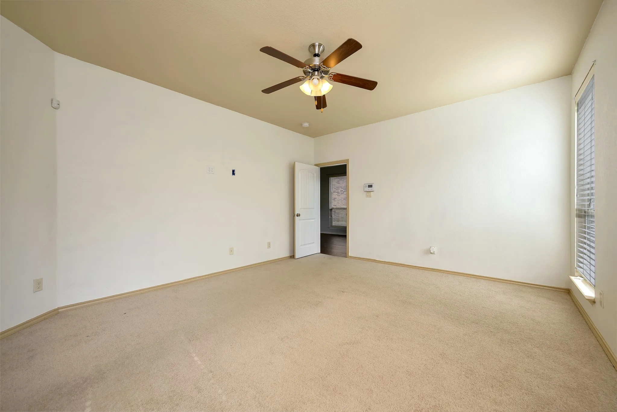 Single Family Residence For Sale in Tarrant County , 545 Wild Ivy Trail, Fort Worth, Texas 76052, 3 Bedroom, 2 Bathroom, 2 Garage spaces, 1,609 Sqft, built in 2012, mls#21409486, Real Estate Agent in Fort Worth, Homes For Sale in Tarrant county, Homes For Sale in Fort Worth, Realtor in Fort Worth Texas, Real Estate Brokerage Independent Realty Texas, Luminita Cordes Realtor