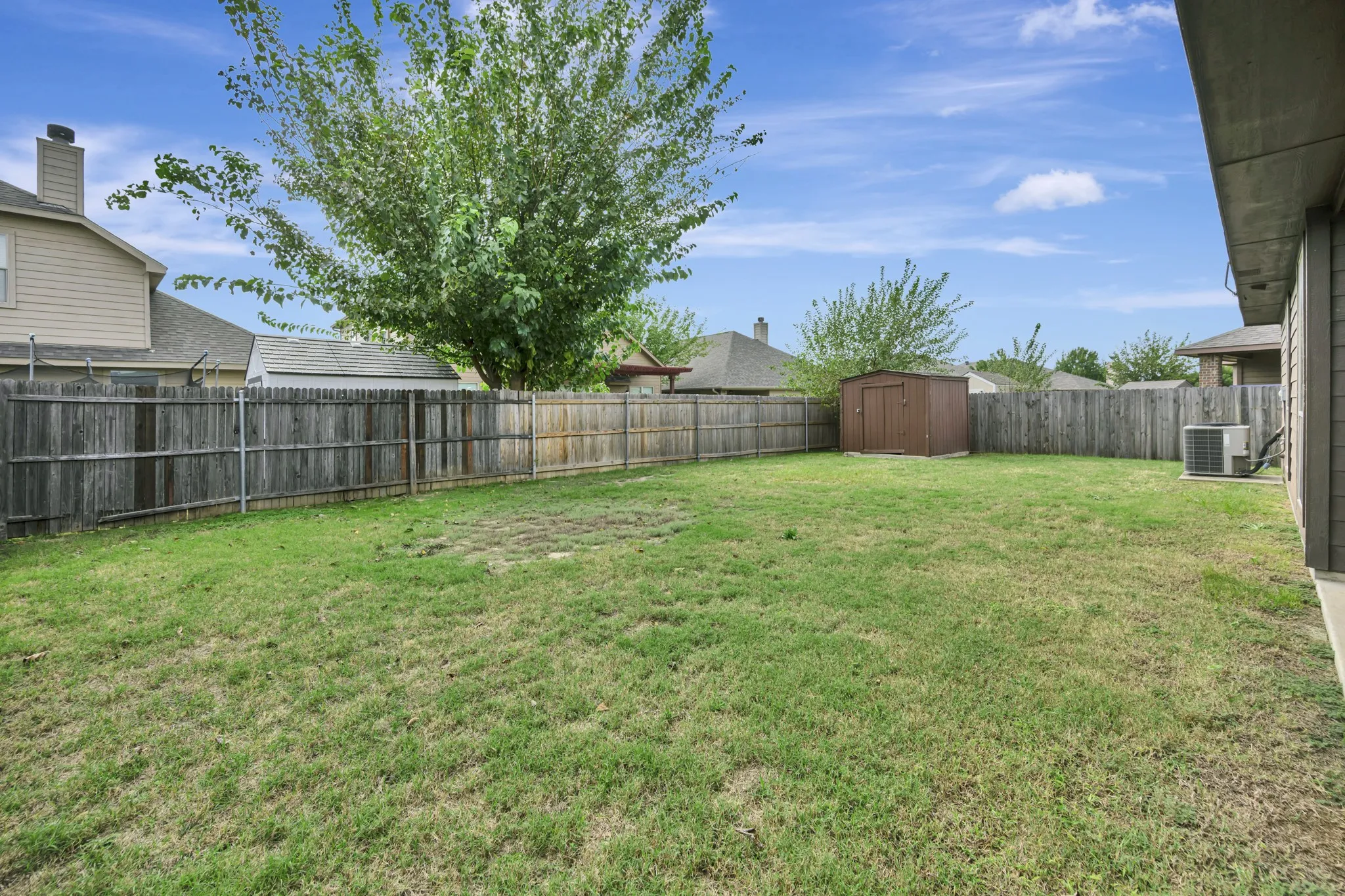 Single Family Residence For Sale in Tarrant County , 545 Wild Ivy Trail, Fort Worth, Texas 76052, 3 Bedroom, 2 Bathroom, 2 Garage spaces, 1,609 Sqft, built in 2012, mls#21409486, Real Estate Agent in Fort Worth, Homes For Sale in Tarrant county, Homes For Sale in Fort Worth, Realtor in Fort Worth Texas, Real Estate Brokerage Independent Realty Texas, Luminita Cordes Realtor
