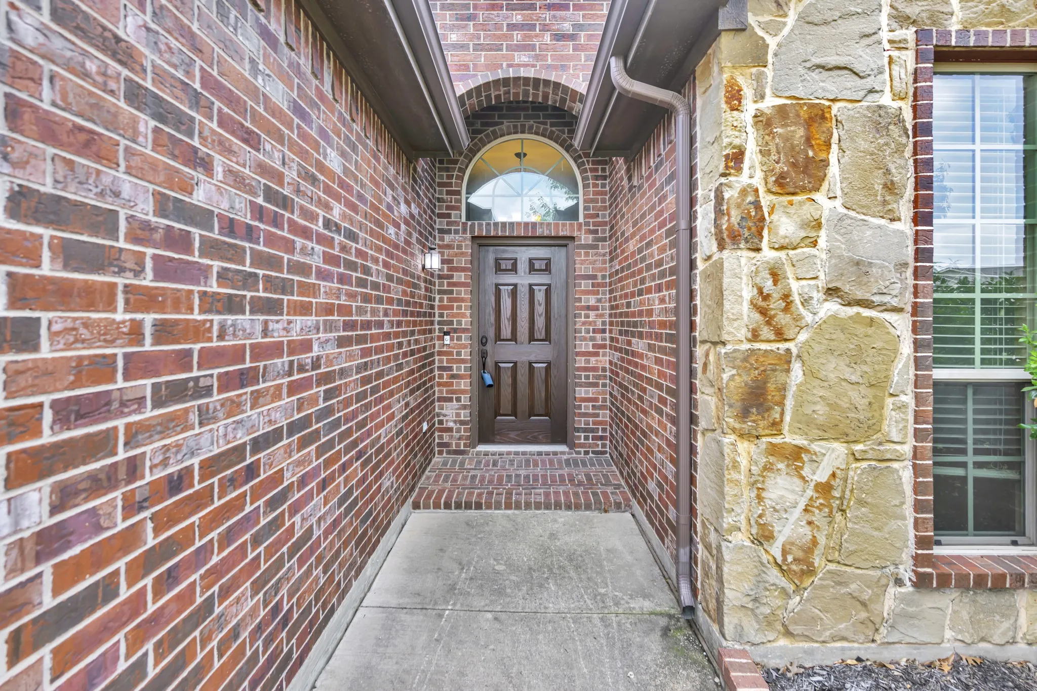 Single Family Residence For Sale in Tarrant County , 545 Wild Ivy Trail, Fort Worth, Texas 76052, 3 Bedroom, 2 Bathroom, 2 Garage spaces, 1,609 Sqft, built in 2012, mls#21409486, Real Estate Agent in Fort Worth, Homes For Sale in Tarrant county, Homes For Sale in Fort Worth, Realtor in Fort Worth Texas, Real Estate Brokerage Independent Realty Texas, Luminita Cordes Realtor
