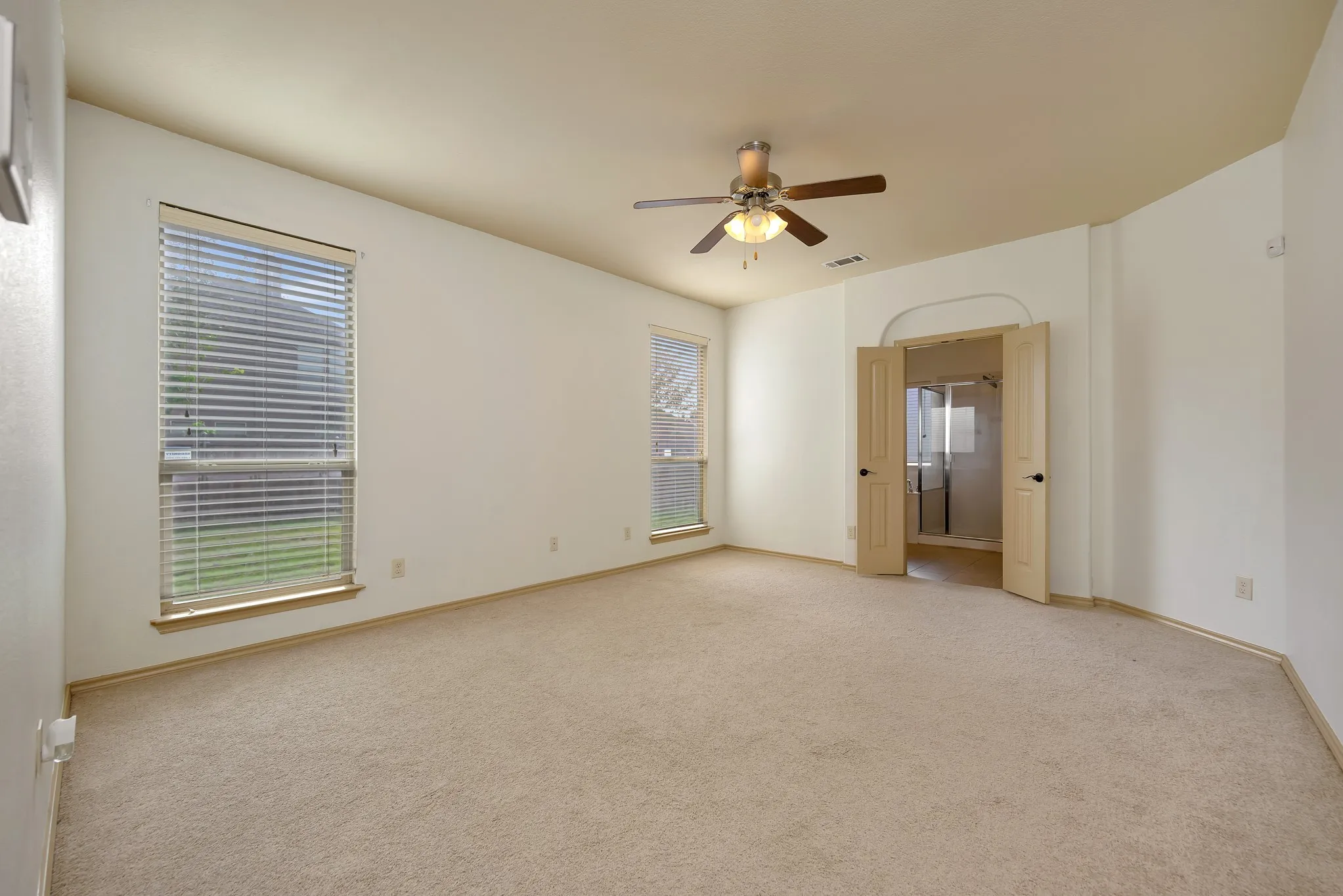 Single Family Residence For Sale in Tarrant County , 545 Wild Ivy Trail, Fort Worth, Texas 76052, 3 Bedroom, 2 Bathroom, 2 Garage spaces, 1,609 Sqft, built in 2012, mls#21409486, Real Estate Agent in Fort Worth, Homes For Sale in Tarrant county, Homes For Sale in Fort Worth, Realtor in Fort Worth Texas, Real Estate Brokerage Independent Realty Texas, Luminita Cordes Realtor