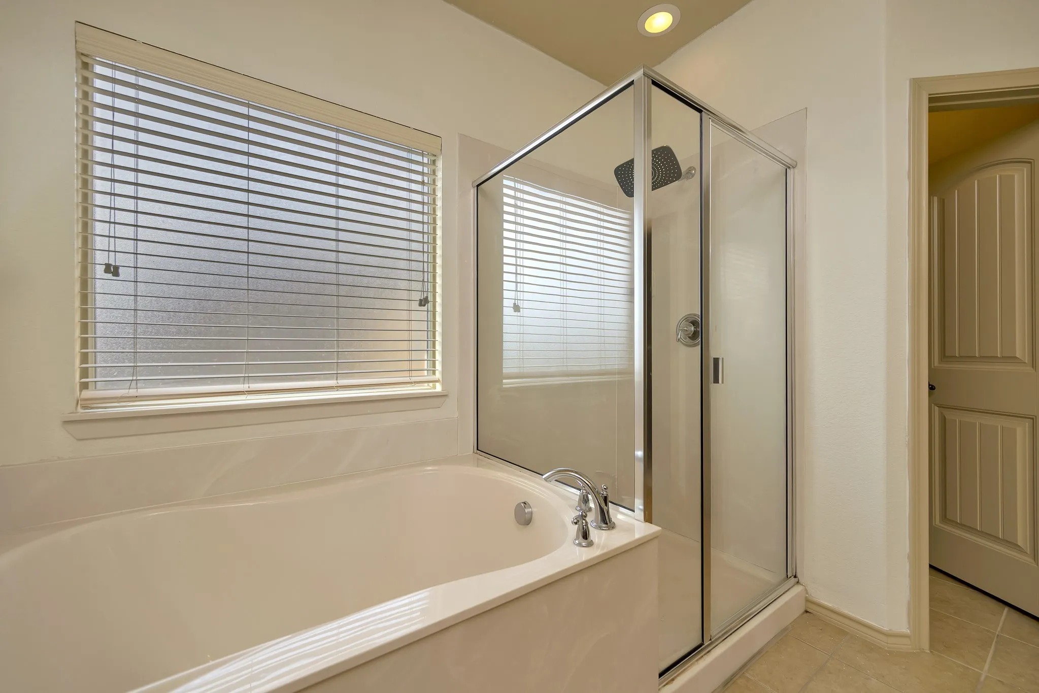 Single Family Residence For Sale in Tarrant County , 545 Wild Ivy Trail, Fort Worth, Texas 76052, 3 Bedroom, 2 Bathroom, 2 Garage spaces, 1,609 Sqft, built in 2012, mls#21409486, Real Estate Agent in Fort Worth, Homes For Sale in Tarrant county, Homes For Sale in Fort Worth, Realtor in Fort Worth Texas, Real Estate Brokerage Independent Realty Texas, Luminita Cordes Realtor