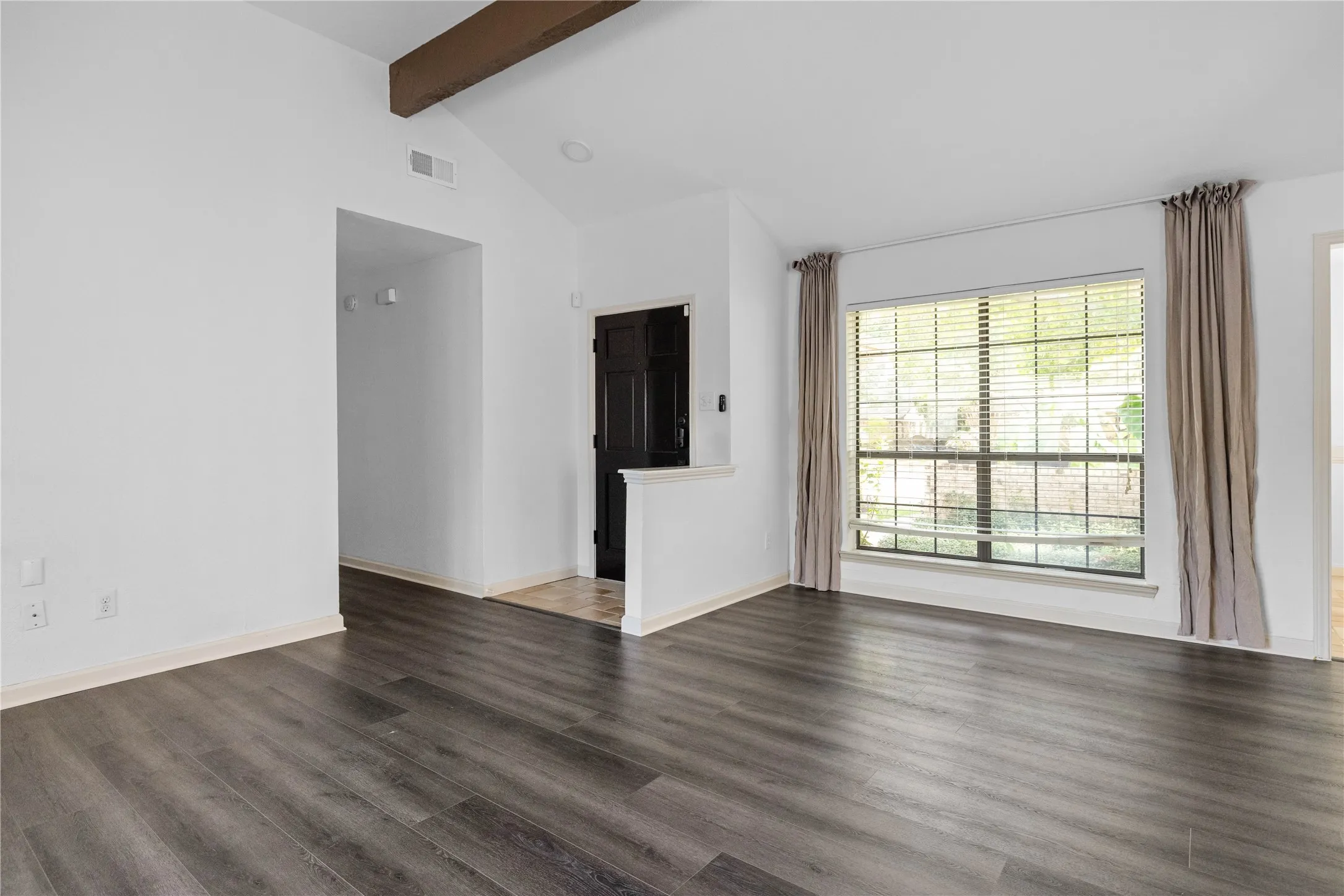 Single Family Residence For Rent in Collin County , 1317 Seabrook Drive, Plano, Texas 75023, 3 Bedroom, 2 Bathroom, 2 Garage spaces, 1,755 Sqft, built in 1982, mls#21411702, Real Estate Agent in Plano, Homes For Rent in Collin county, Homes For Rent in Plano, Realtor in Plano Texas, Real Estate Brokerage Independent Realty Texas, Luminita Cordes Realtor