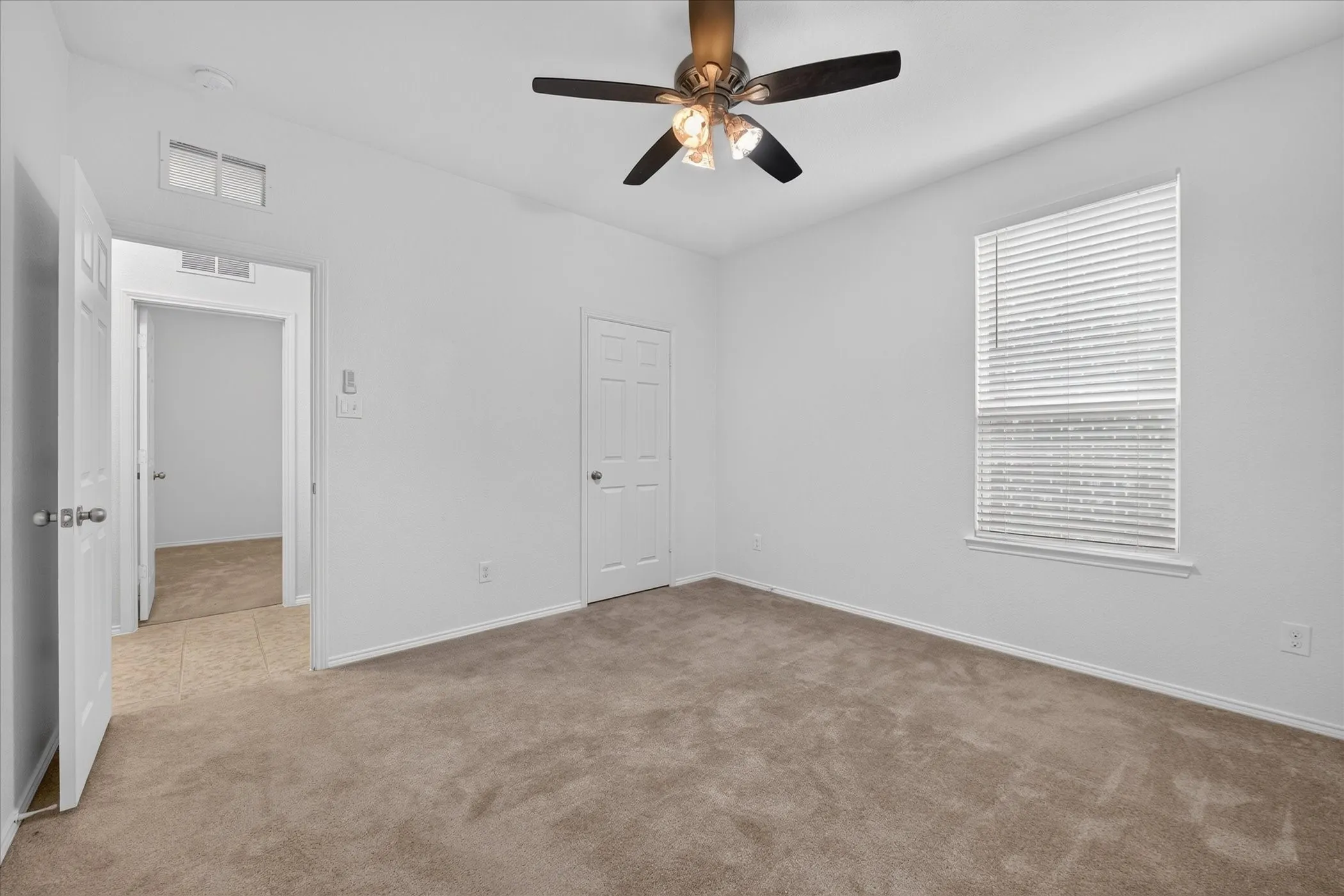 Single Family Residence For Rent in Tarrant County , 2233 Buelingo Lane, Fort Worth, Texas 76131, 3 Bedroom, 2 Bathroom, 2 Garage spaces, 2,106 Sqft, built in 2017, mls#21411751, Real Estate Agent in Fort Worth, Homes For Rent in Tarrant county, Homes For Rent in Fort Worth, Realtor in Fort Worth Texas, Real Estate Brokerage Independent Realty Texas, Luminita Cordes Realtor