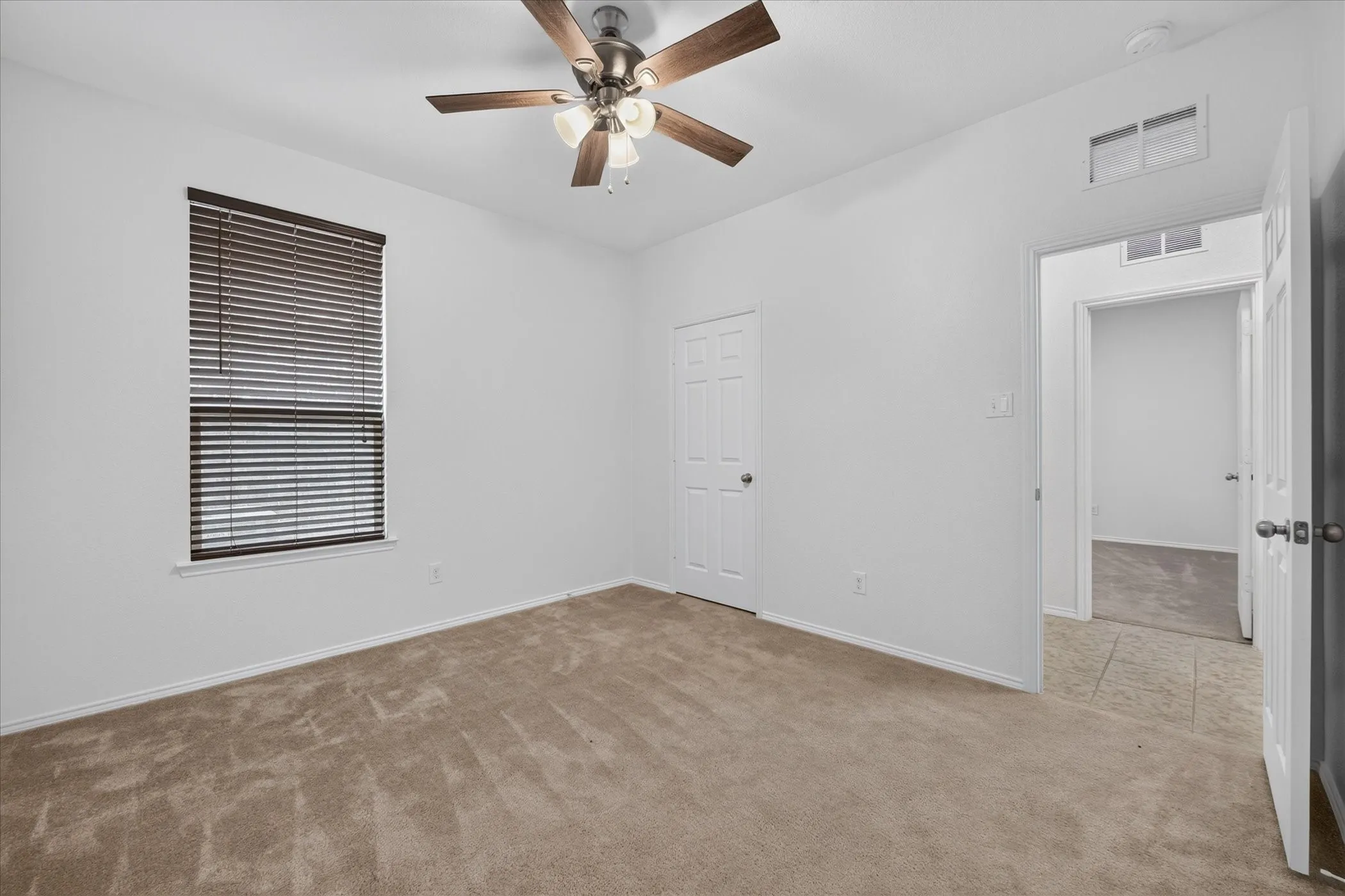 Single Family Residence For Rent in Tarrant County , 2233 Buelingo Lane, Fort Worth, Texas 76131, 3 Bedroom, 2 Bathroom, 2 Garage spaces, 2,106 Sqft, built in 2017, mls#21411751, Real Estate Agent in Fort Worth, Homes For Rent in Tarrant county, Homes For Rent in Fort Worth, Realtor in Fort Worth Texas, Real Estate Brokerage Independent Realty Texas, Luminita Cordes Realtor
