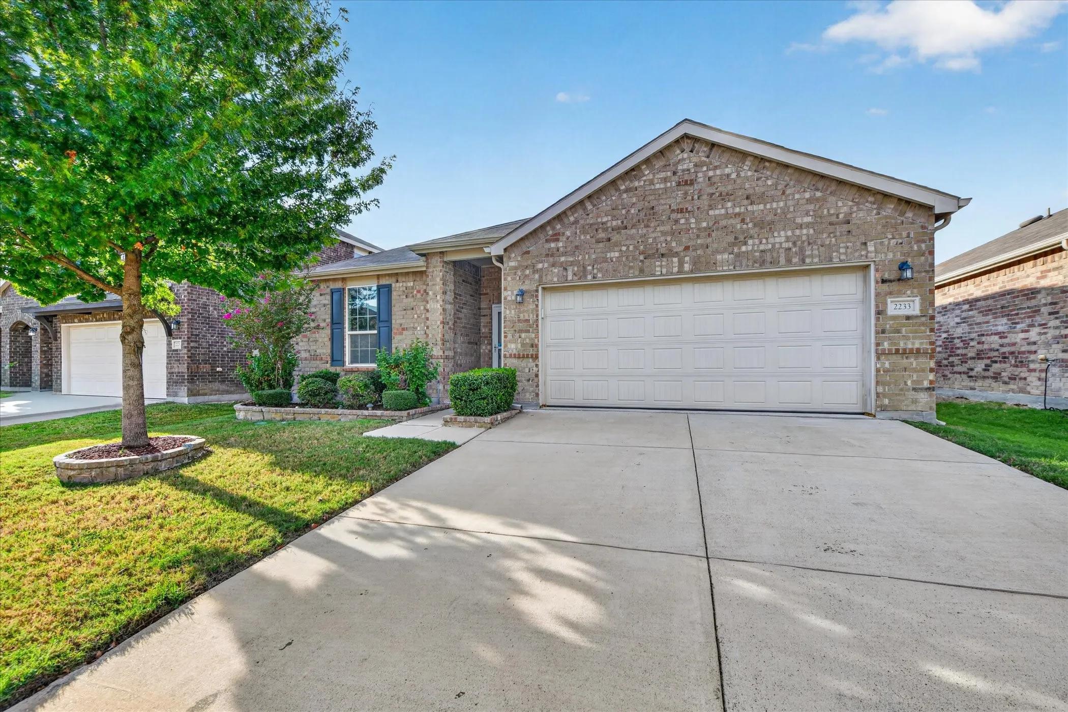 Single Family Residence For Rent in Tarrant County , 2233 Buelingo Lane, Fort Worth, Texas 76131, 3 Bedroom, 2 Bathroom, 2 Garage spaces, 2,106 Sqft, built in 2017, mls#21411751, Real Estate Agent in Fort Worth, Homes For Rent in Tarrant county, Homes For Rent in Fort Worth, Realtor in Fort Worth Texas, Real Estate Brokerage Independent Realty Texas, Luminita Cordes Realtor
