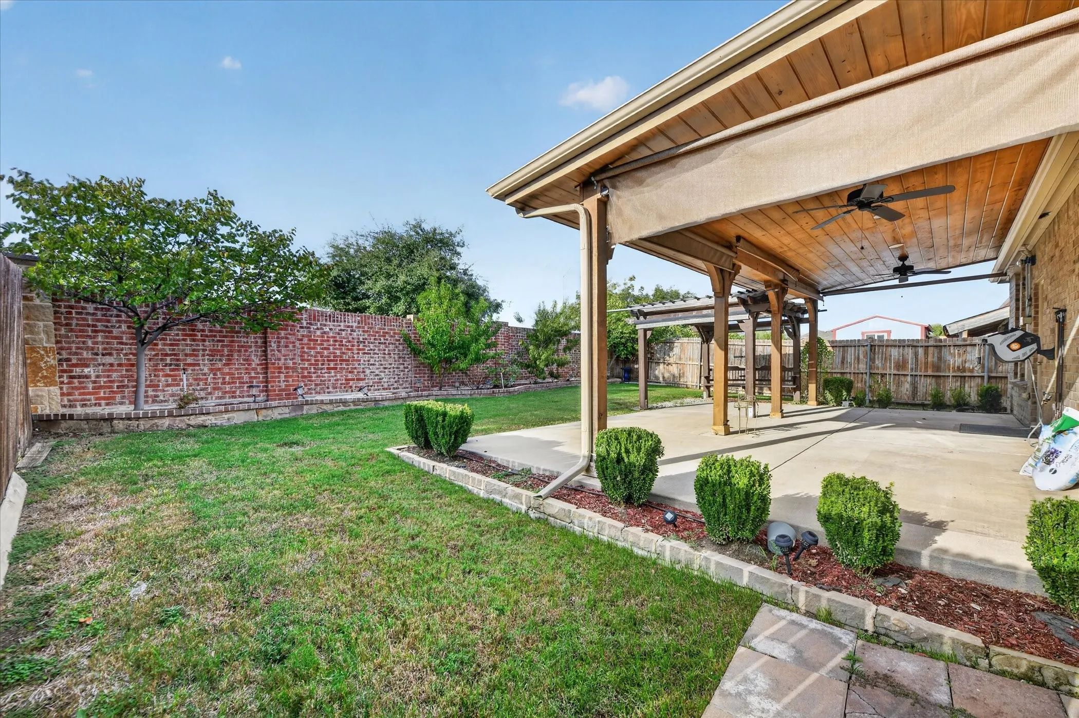 Single Family Residence For Rent in Tarrant County , 2233 Buelingo Lane, Fort Worth, Texas 76131, 3 Bedroom, 2 Bathroom, 2 Garage spaces, 2,106 Sqft, built in 2017, mls#21411751, Real Estate Agent in Fort Worth, Homes For Rent in Tarrant county, Homes For Rent in Fort Worth, Realtor in Fort Worth Texas, Real Estate Brokerage Independent Realty Texas, Luminita Cordes Realtor