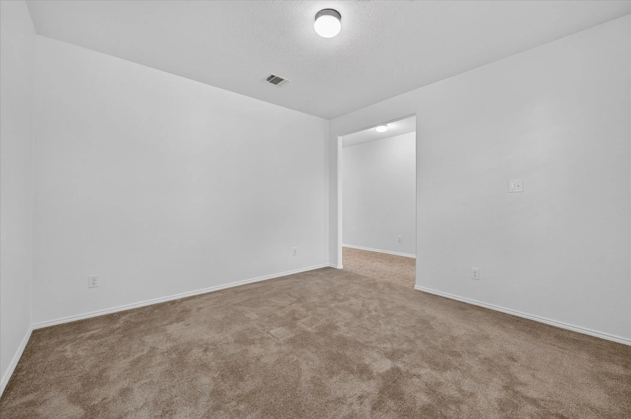 Single Family Residence For Rent in Tarrant County , 2233 Buelingo Lane, Fort Worth, Texas 76131, 3 Bedroom, 2 Bathroom, 2 Garage spaces, 2,106 Sqft, built in 2017, mls#21411751, Real Estate Agent in Fort Worth, Homes For Rent in Tarrant county, Homes For Rent in Fort Worth, Realtor in Fort Worth Texas, Real Estate Brokerage Independent Realty Texas, Luminita Cordes Realtor